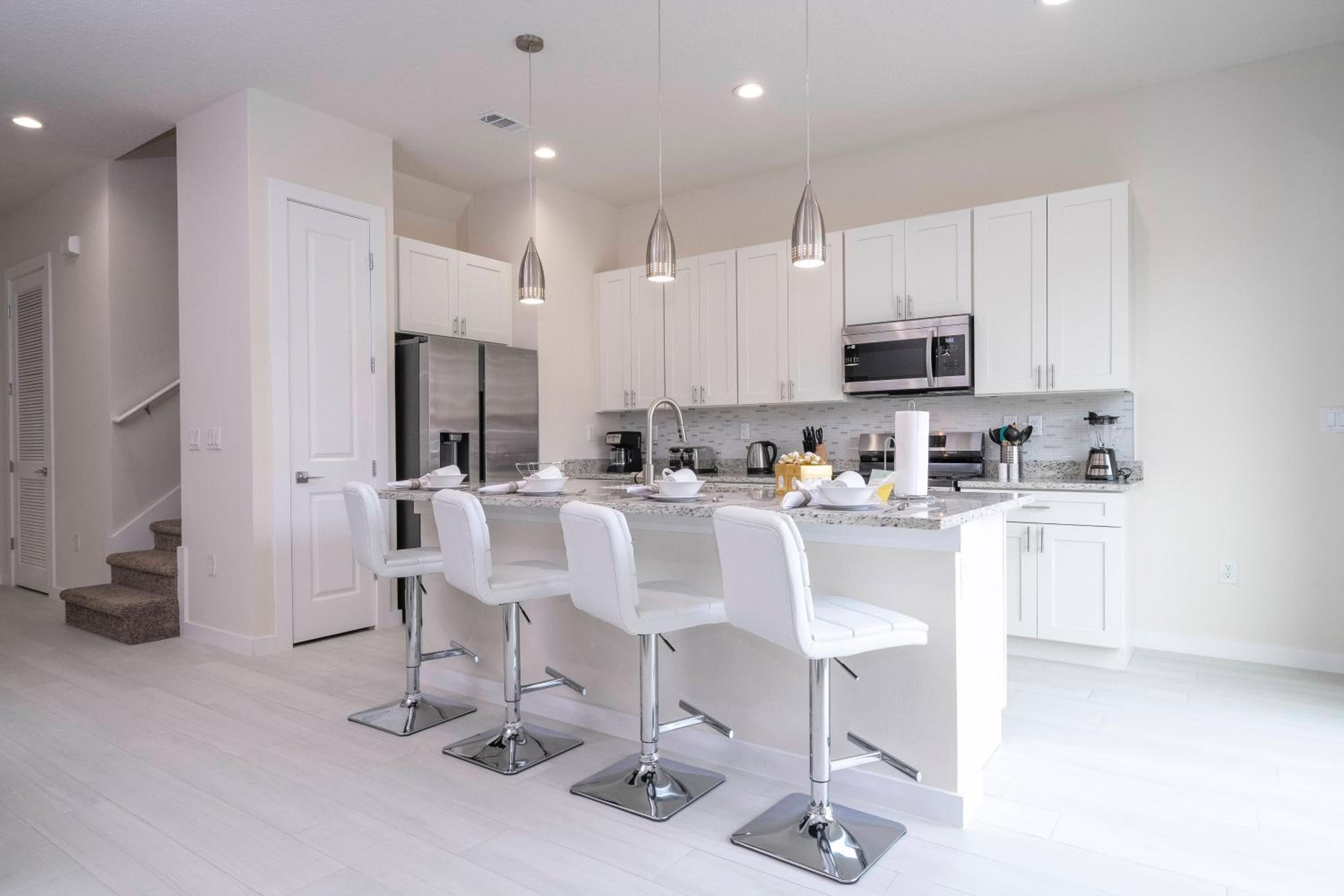 5 min to Disney NEW Upscale 5 Suites Villa