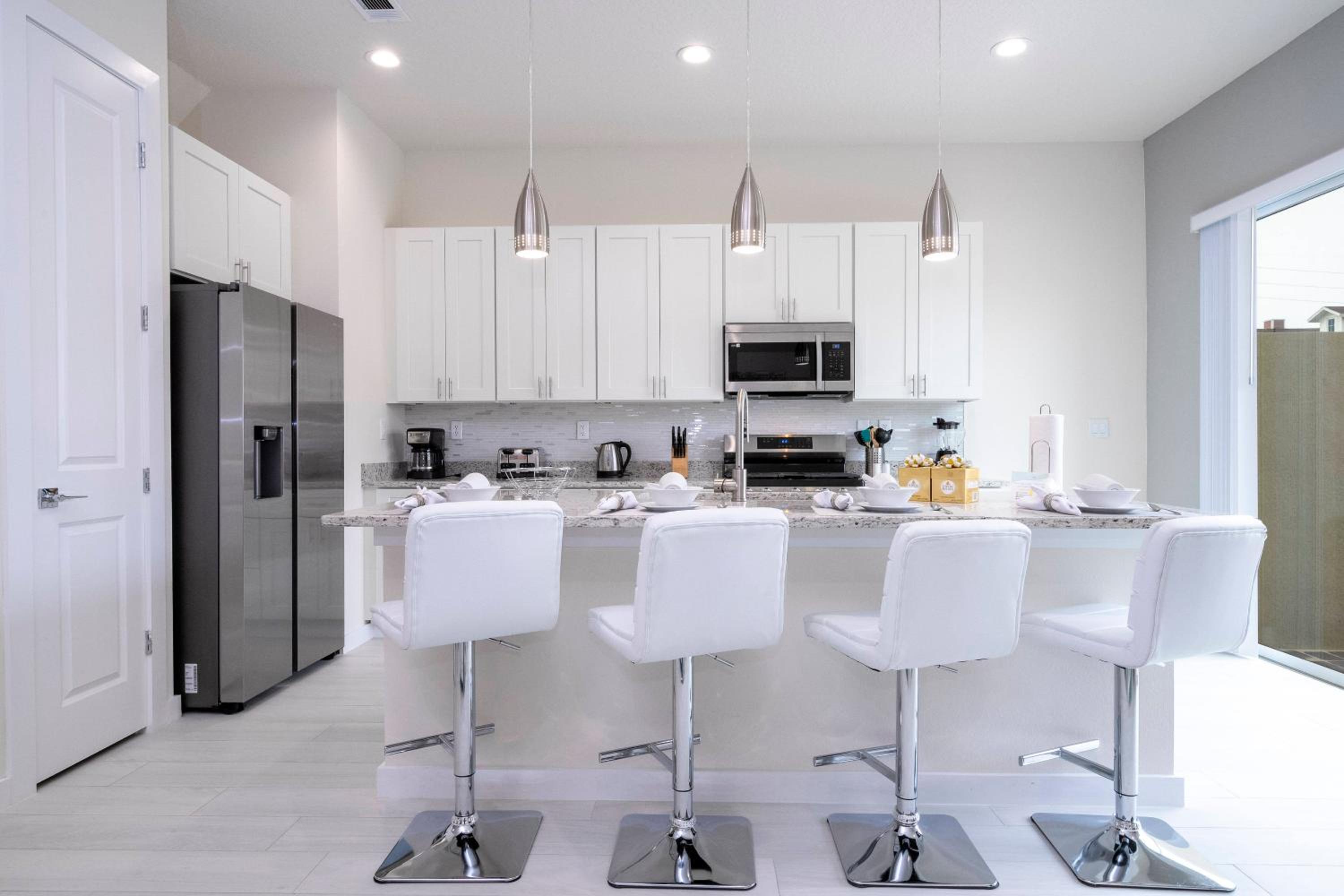 5 min to Disney NEW Upscale 5 Suites Villa