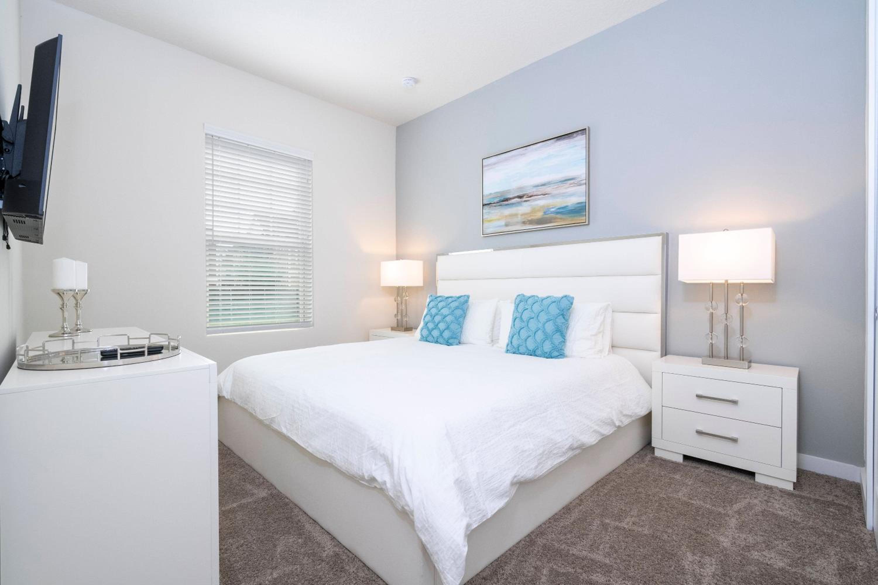 5 min to Disney NEW Upscale 5 Suites Villa