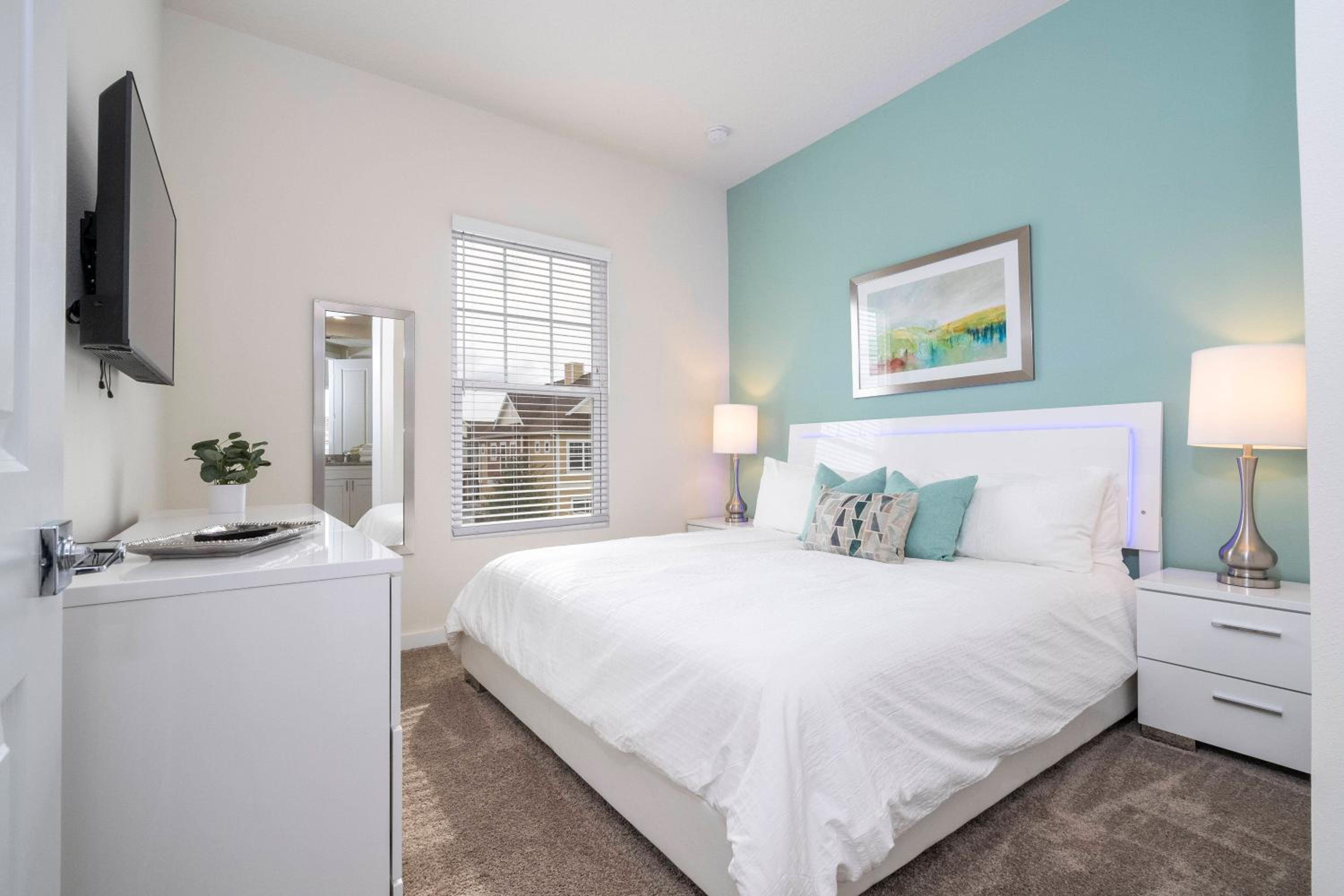 5 min to Disney NEW Upscale 5 Suites Villa