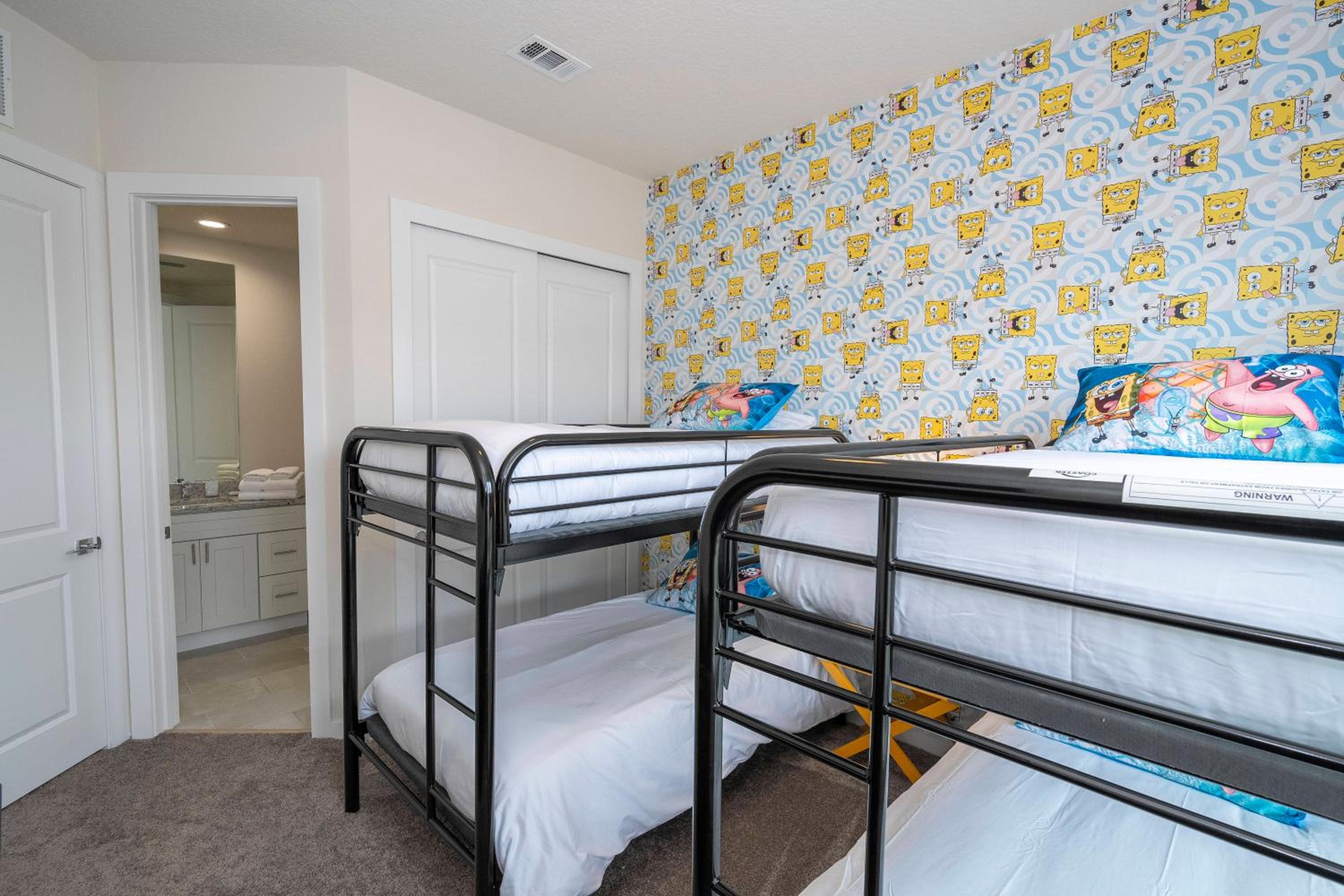 5 min to Disney NEW Upscale 5 Suites Villa