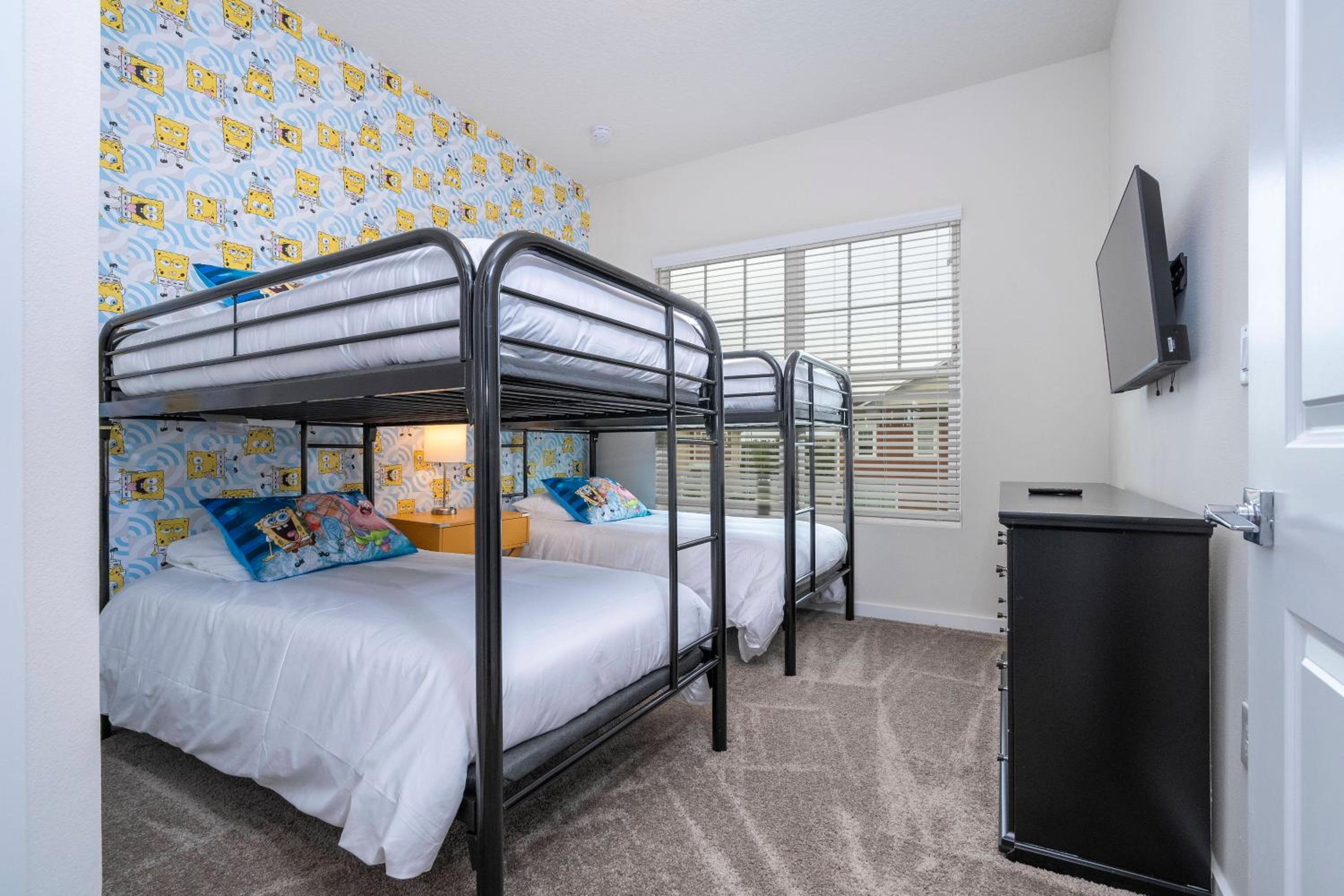 5 min to Disney NEW Upscale 5 Suites Villa