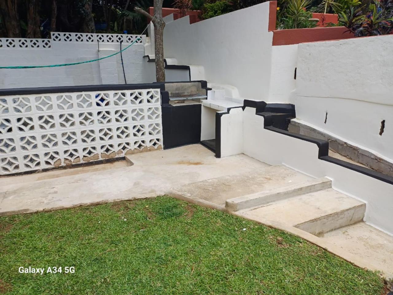 Lovely 3 Bedroom house near the beach. view 3