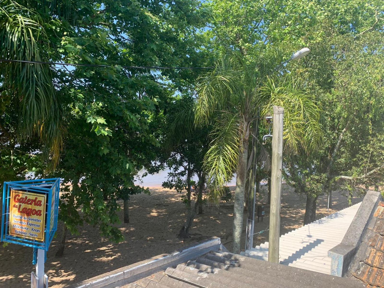 Apartamento térreo beira da praia
