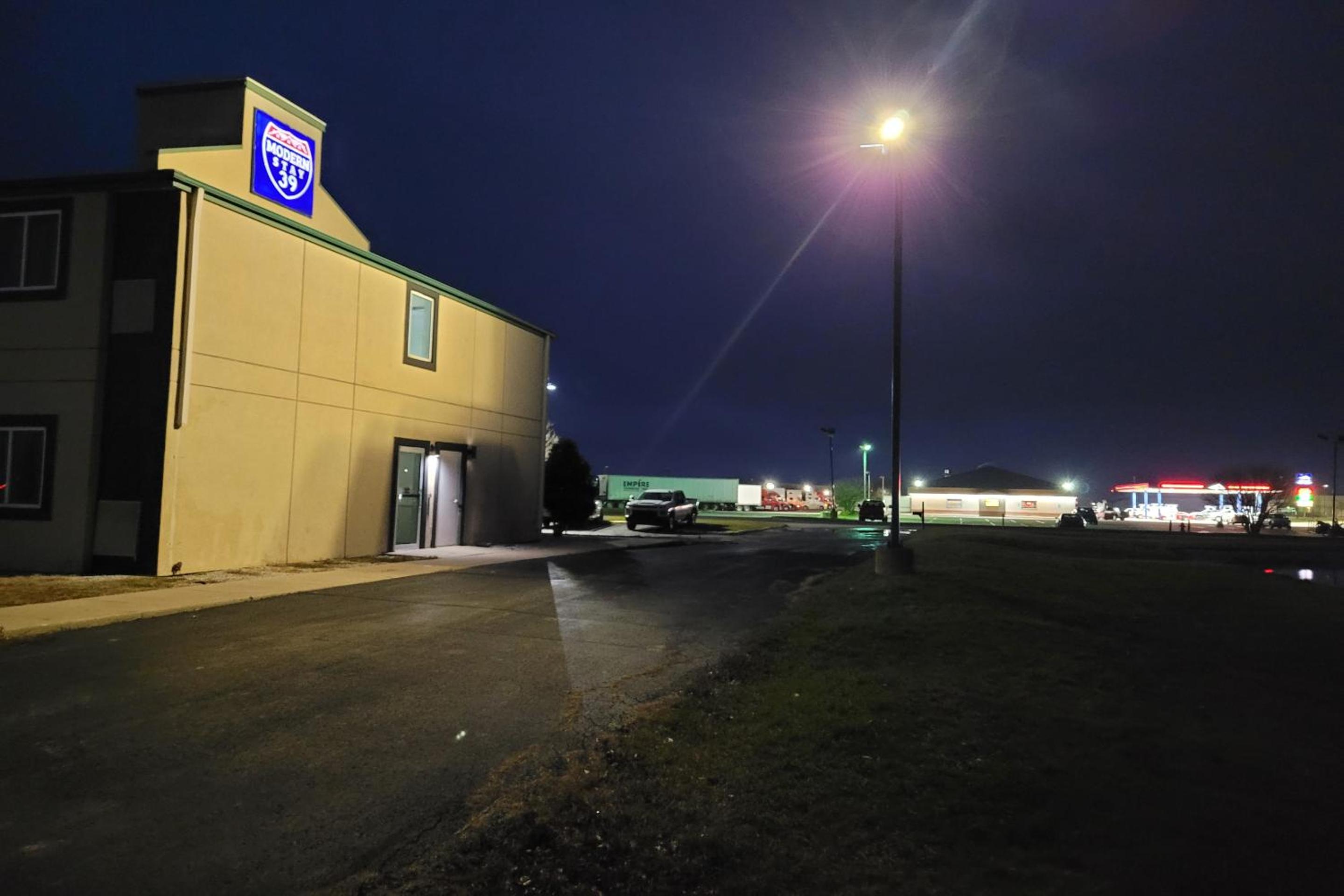 Miscellaneous Market Vacations - Modern Stay 39 Lakeview By OYO Minonk - Property Image 1