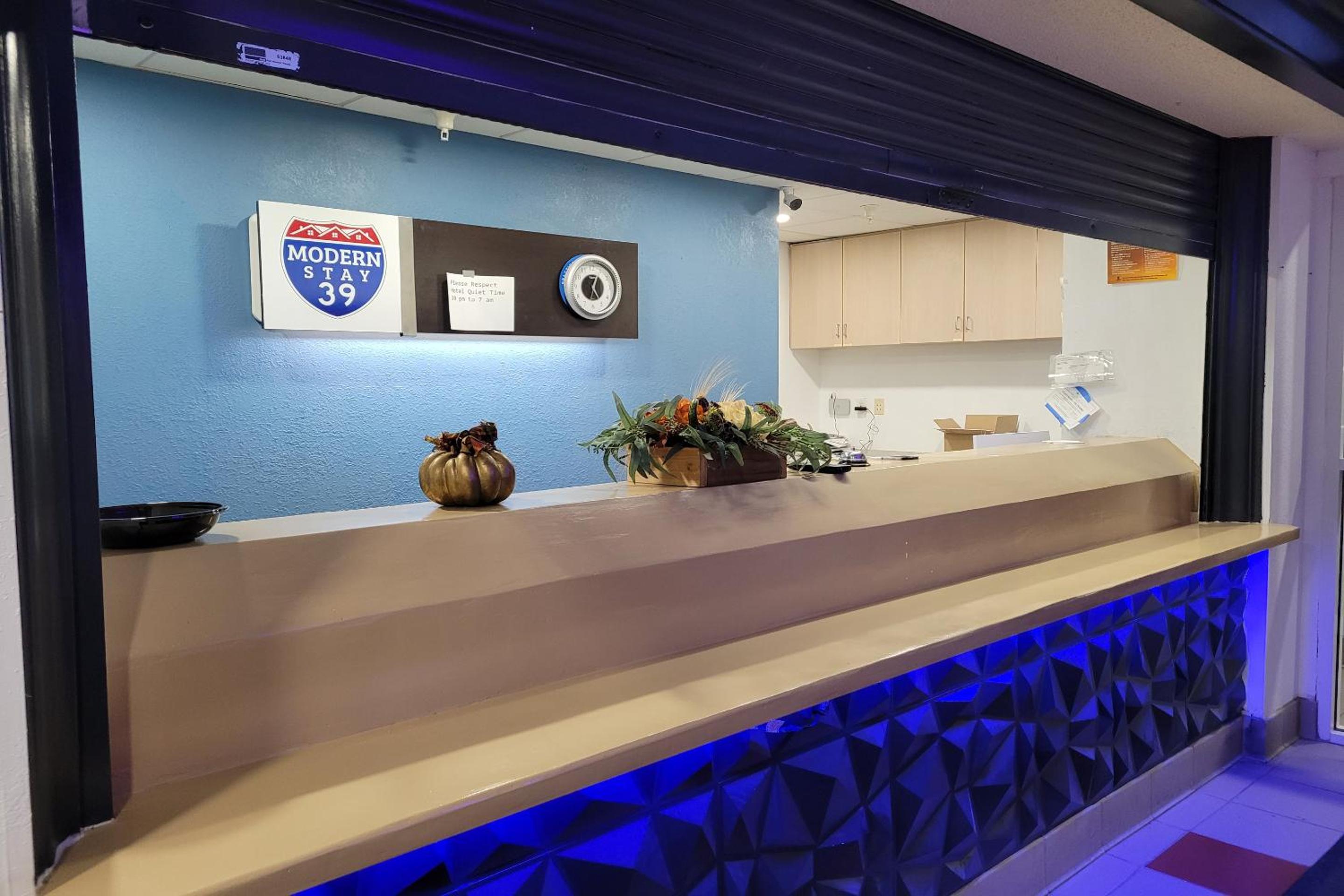 Miscellaneous Market Vacations - Modern Stay 39 Lakeview By OYO Minonk - Property Image 4