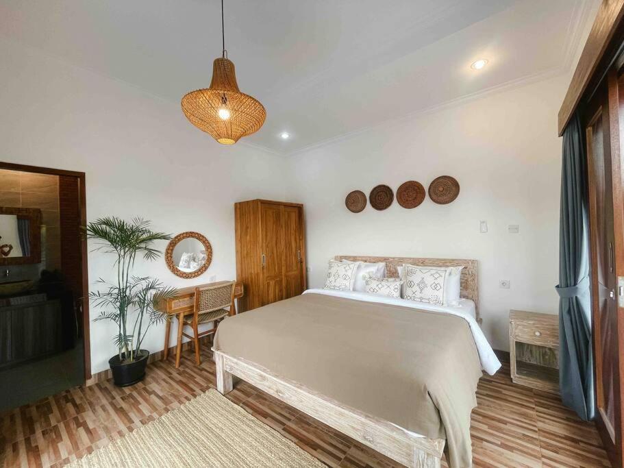 Sunny 3BR Retreat-Coastal Charm view 5