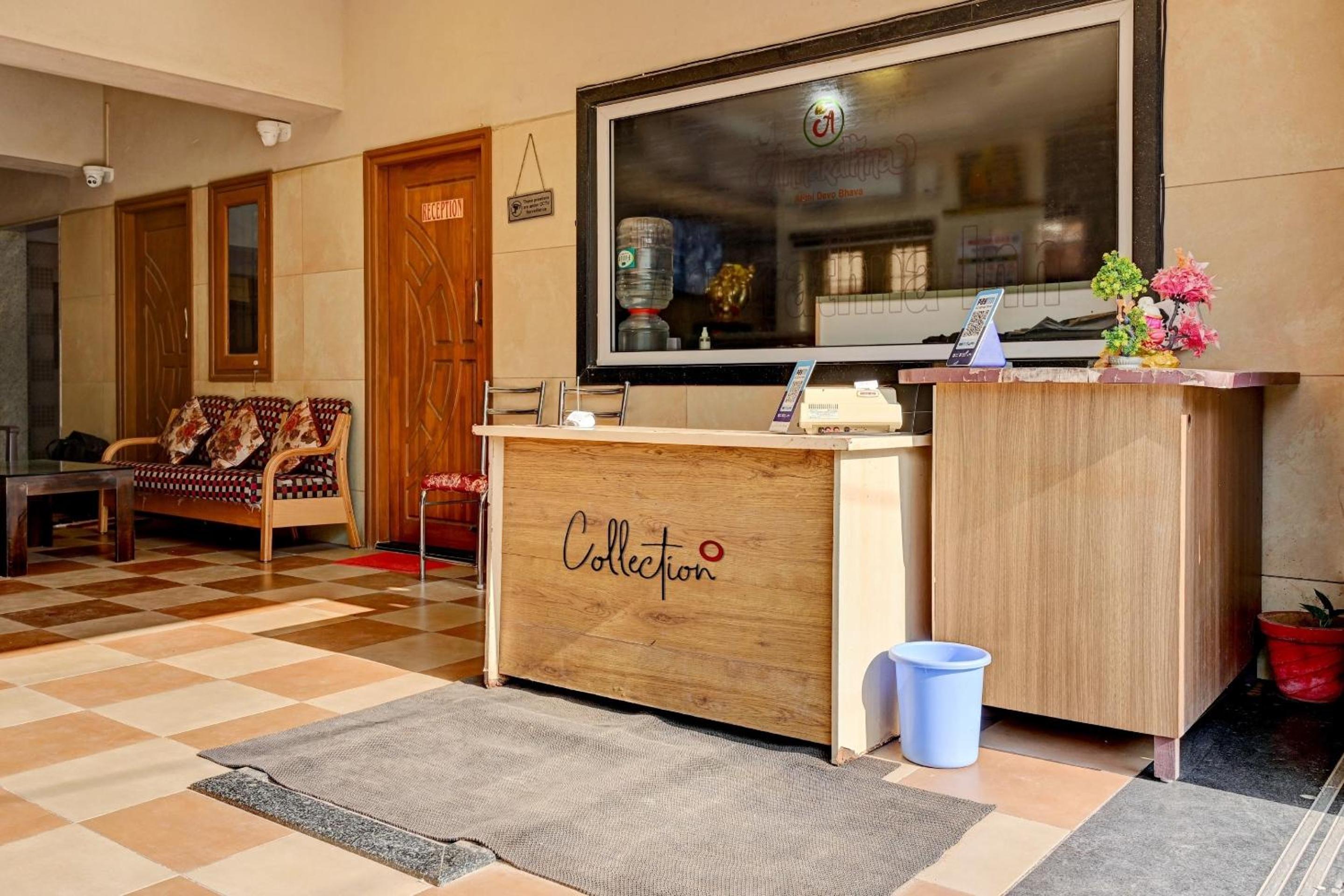 Lobby & Reception