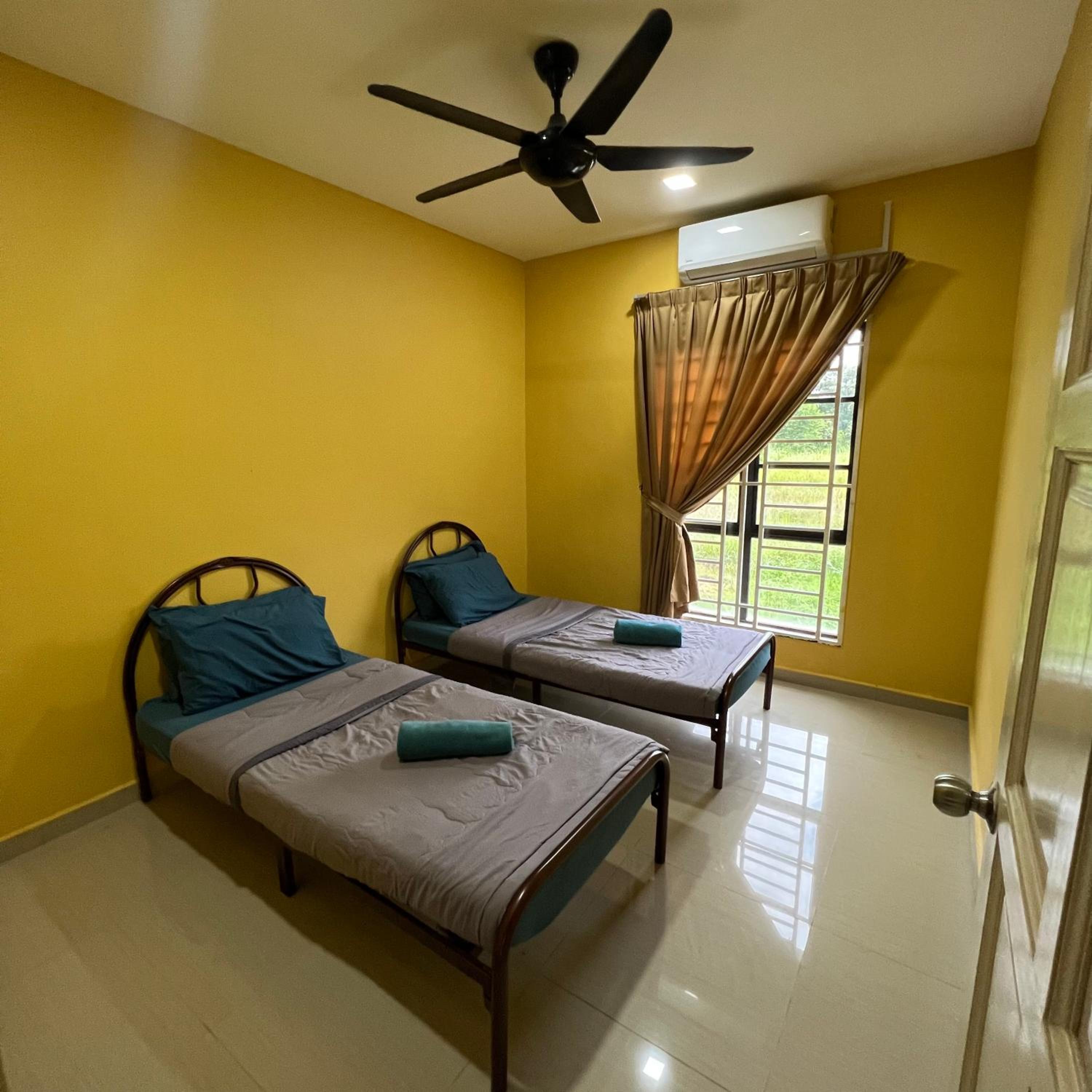D` Totok HouseStay photo 5