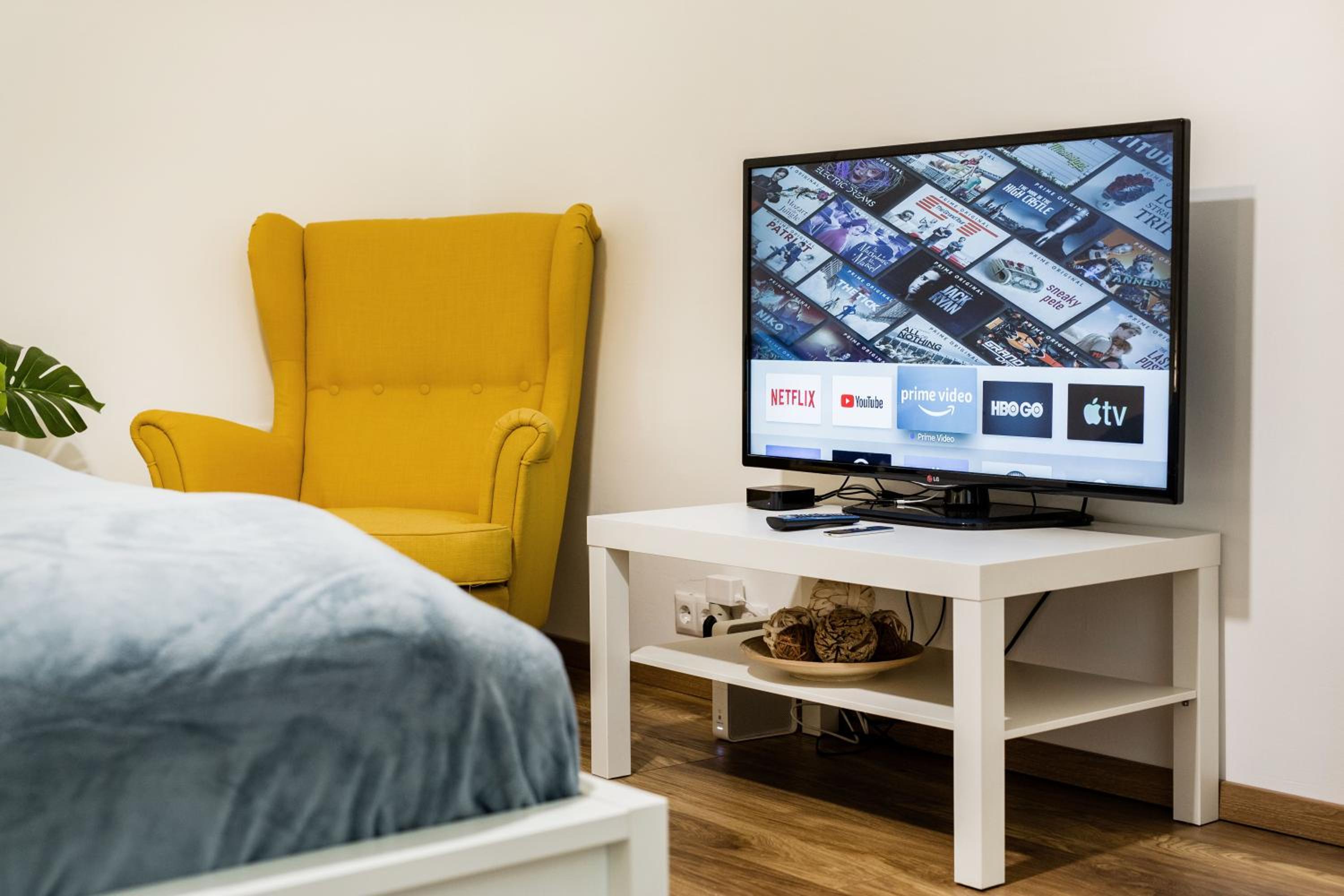 Quiet and Cozy Apartment near the Danube view 4