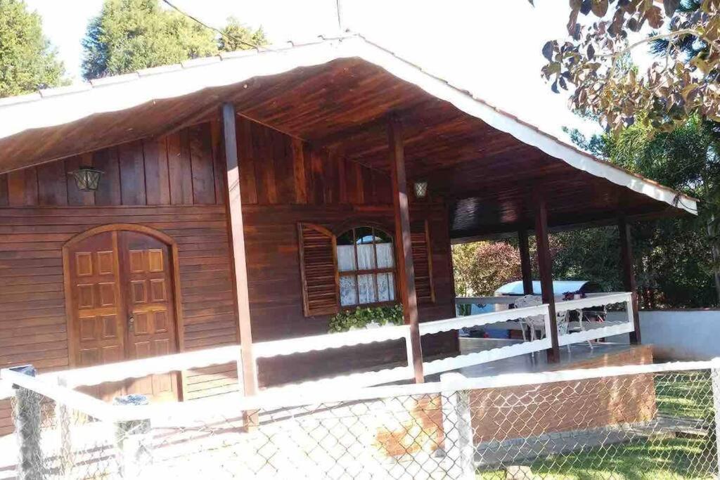Casa de Campo em condômino Fechado.