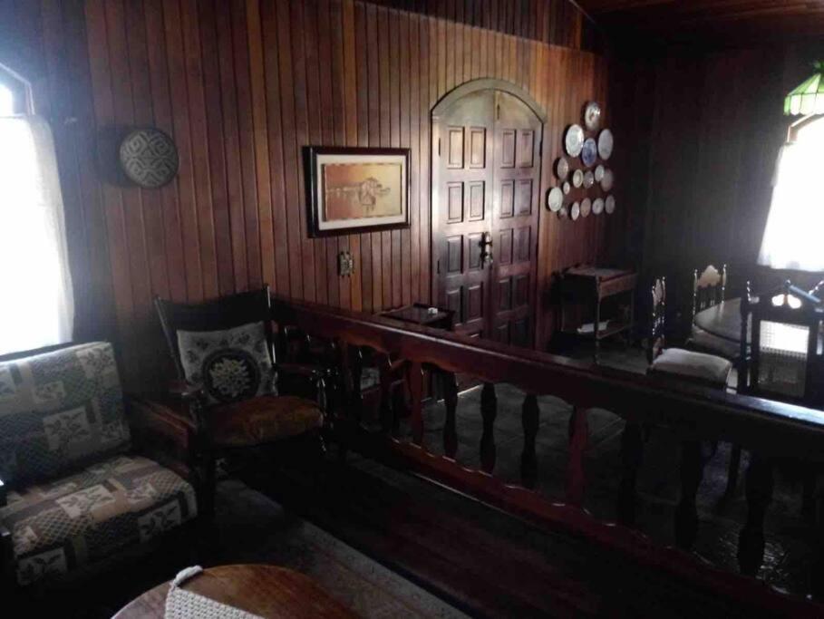 Casa de Campo em condômino Fechado.