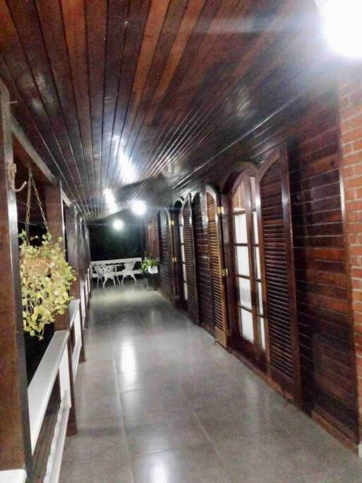 Casa de Campo em condômino Fechado.