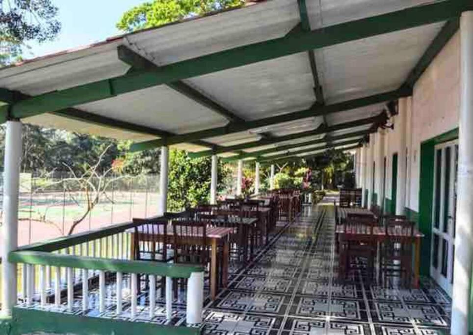 Casa de Campo em condômino Fechado.