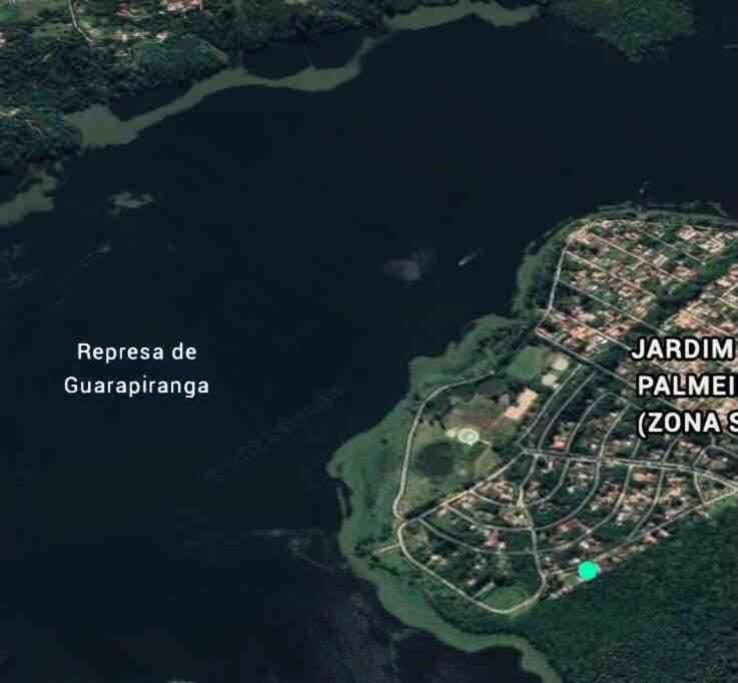 Casa de Campo em condômino Fechado.
