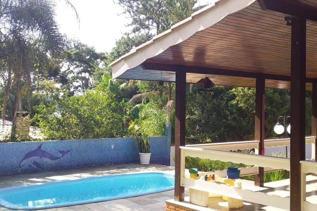 Casa de Campo em condômino Fechado.