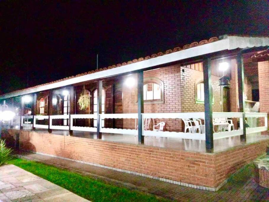 Casa de Campo em condômino Fechado.