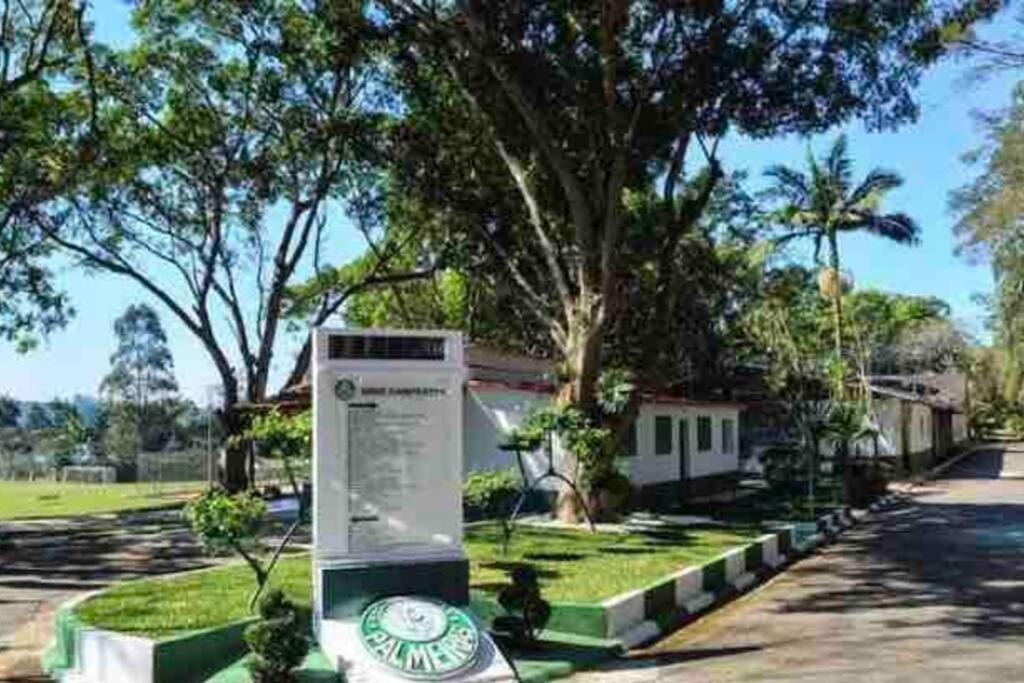 Casa de Campo em condômino Fechado.
