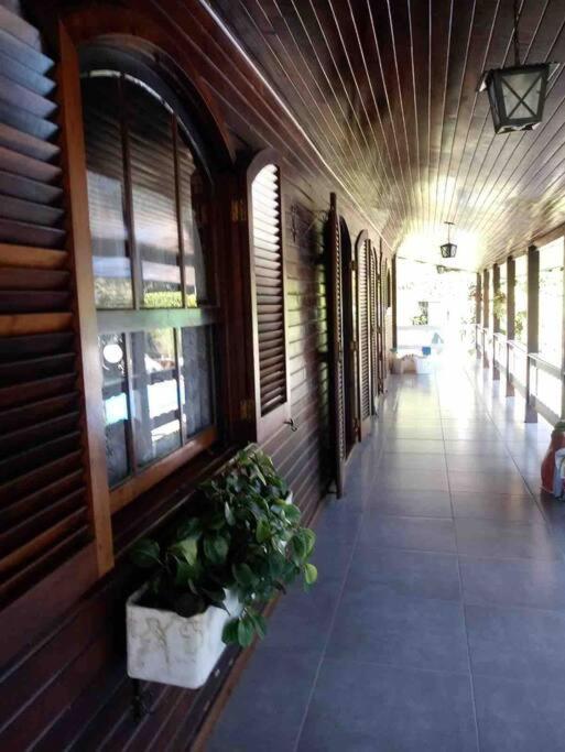 Casa de Campo em condômino Fechado.
