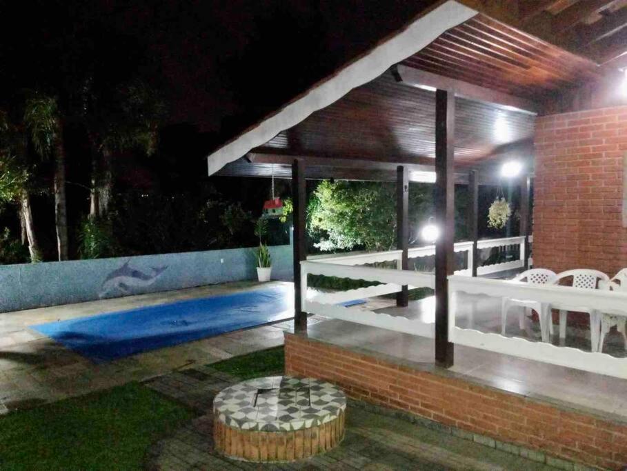 Casa de Campo em condômino Fechado.