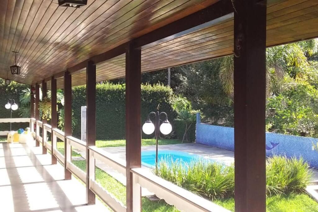 Casa de Campo em condômino Fechado.