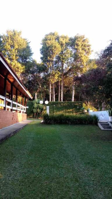 Casa de Campo em condômino Fechado.