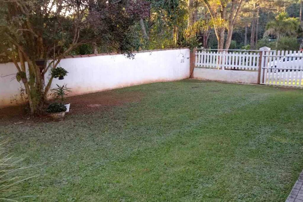 Casa de Campo em condômino Fechado.