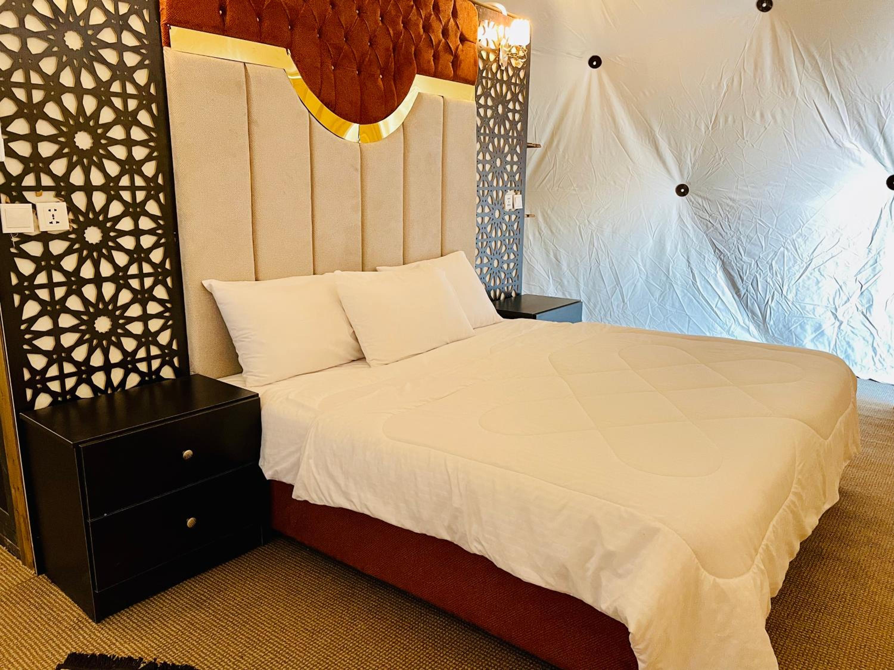 Hasan Zawaideh Luxury Camp 2 3