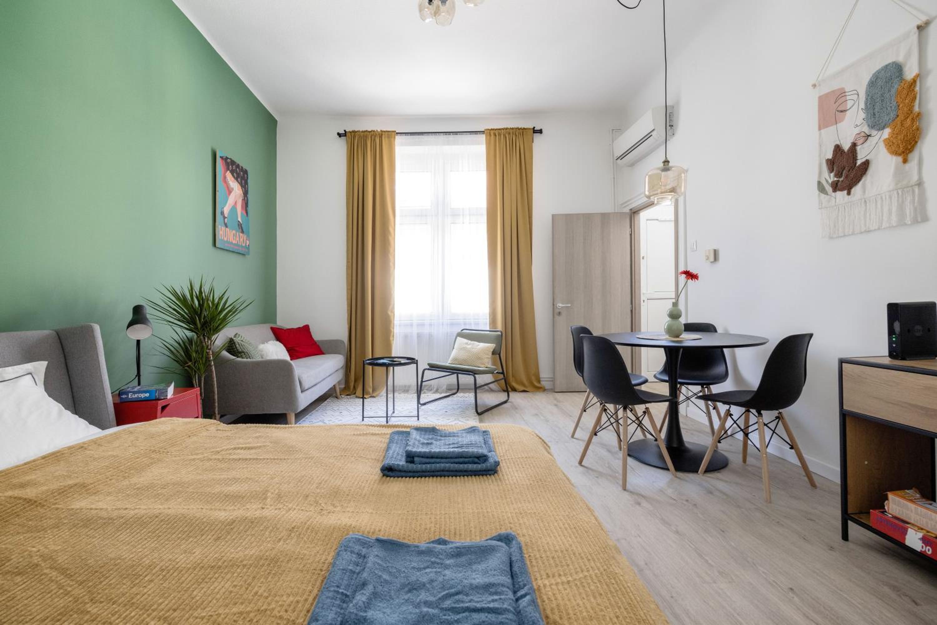 Stylish and colourful apartment in the city centre view 3