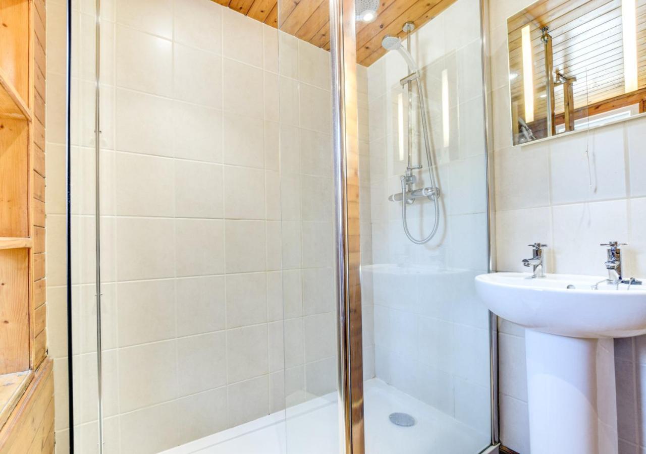 3 Bed in Torquay oc-h75059