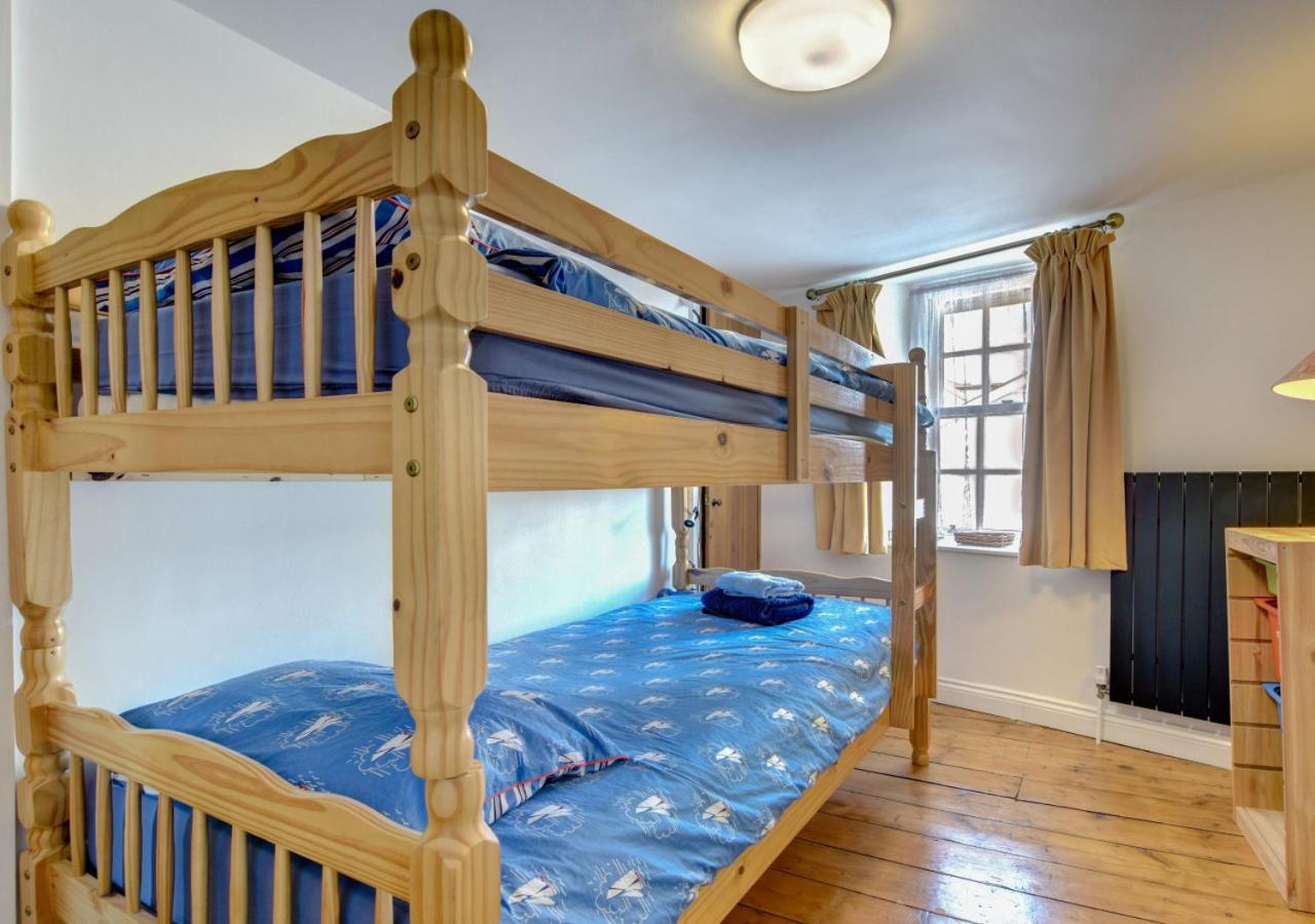 3 Bed in Torquay oc-h75059
