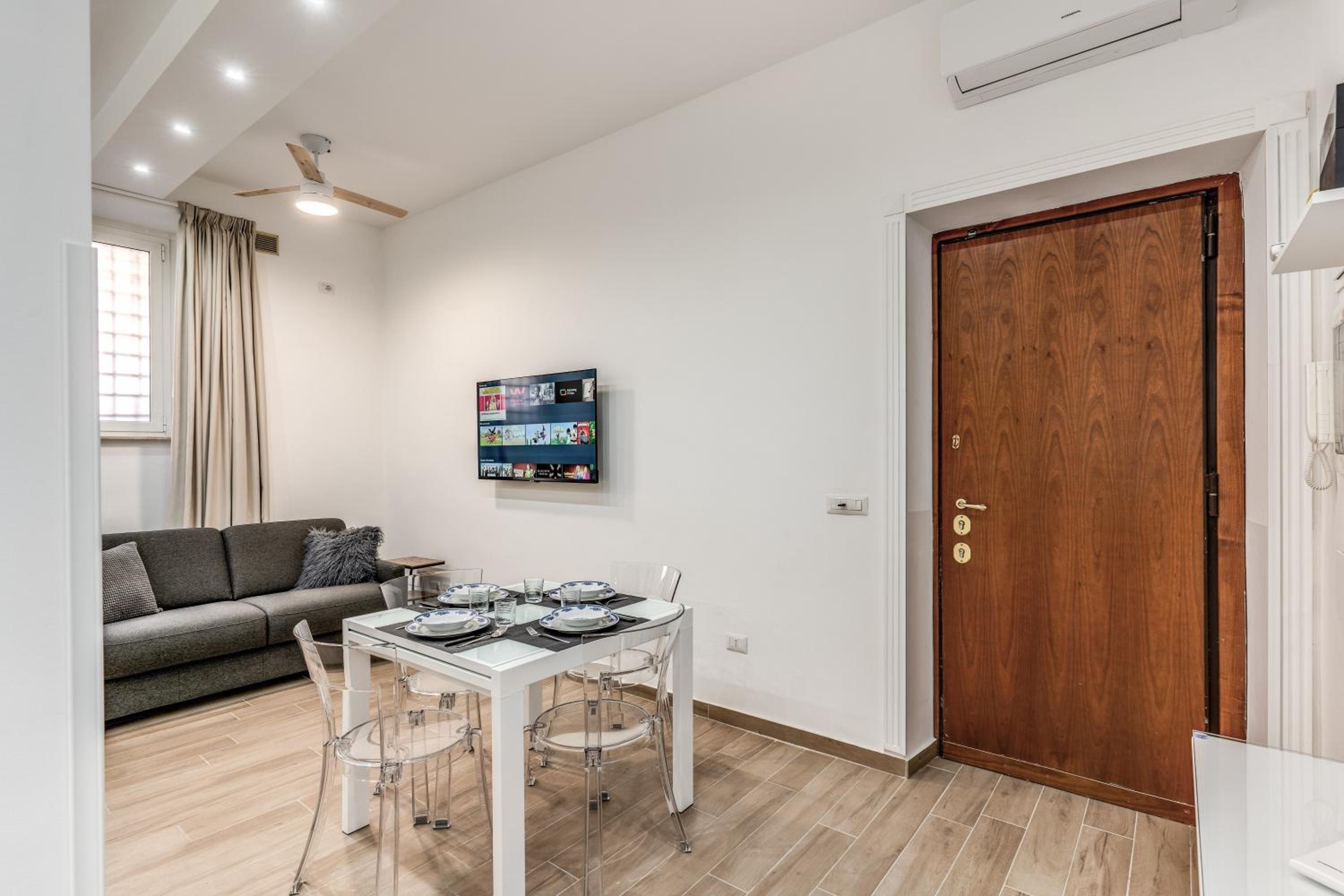 New flat in front StPeter Square