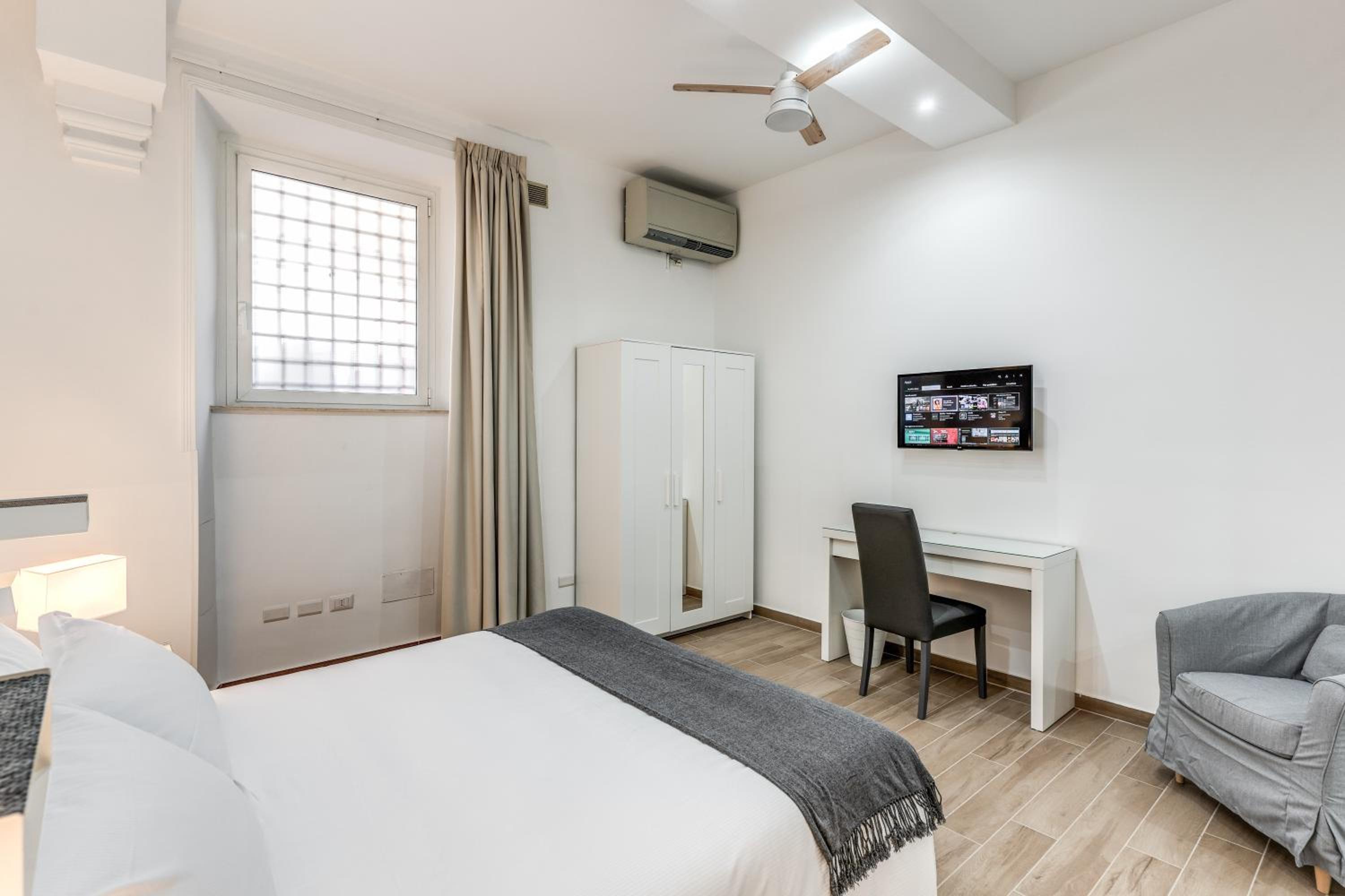 New flat in front StPeter Square