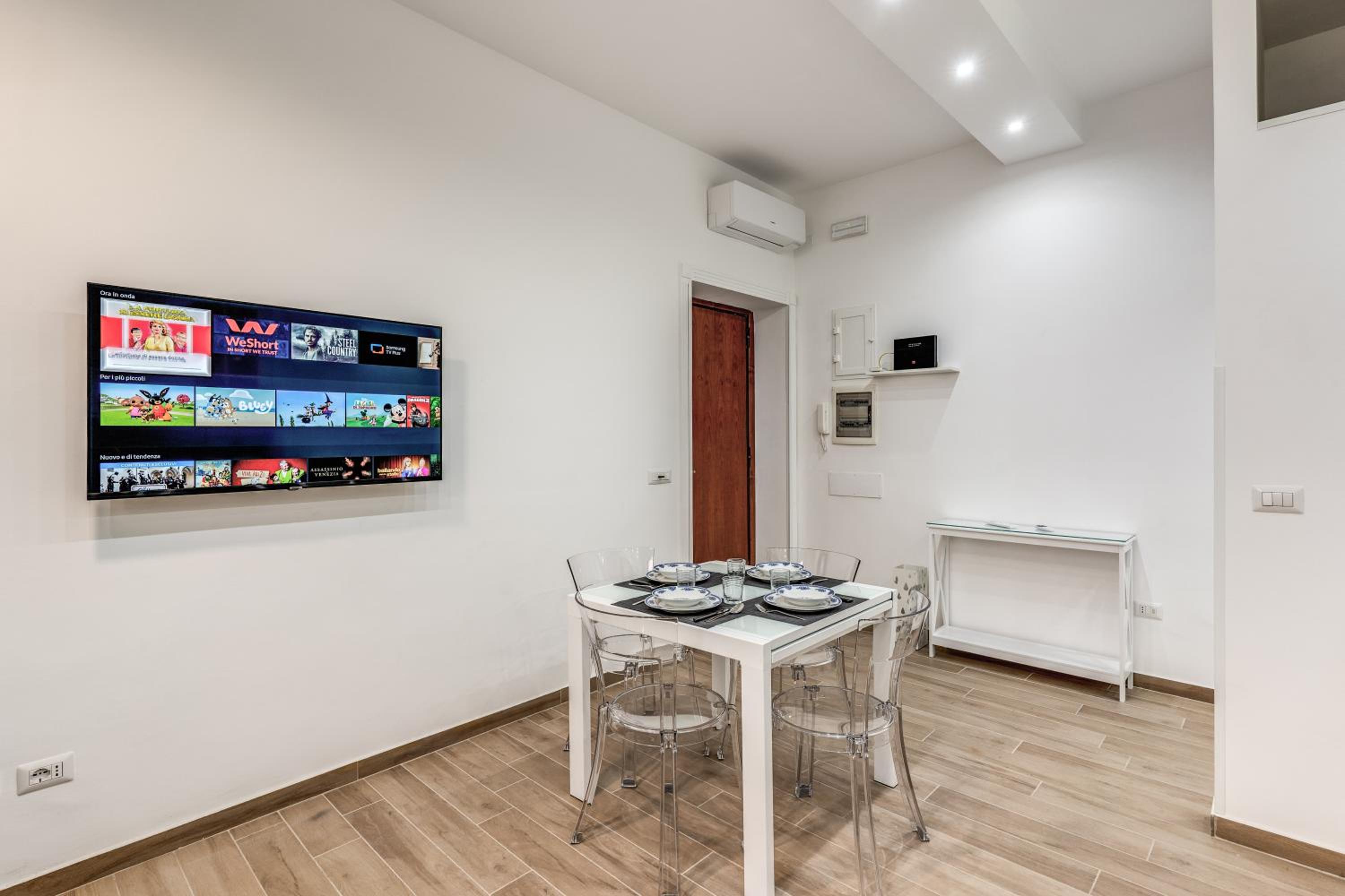 New flat in front StPeter Square