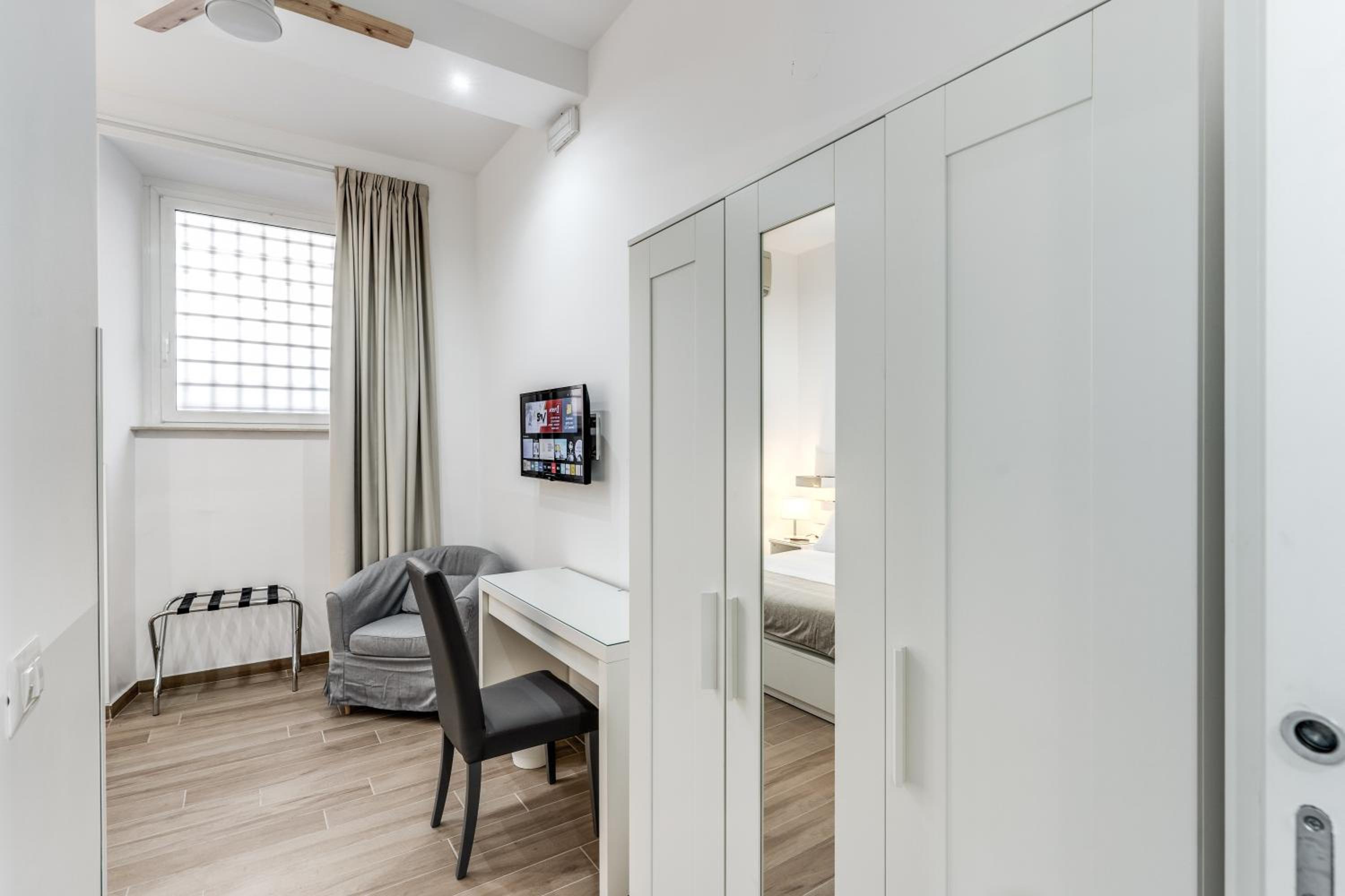 New flat in front StPeter Square