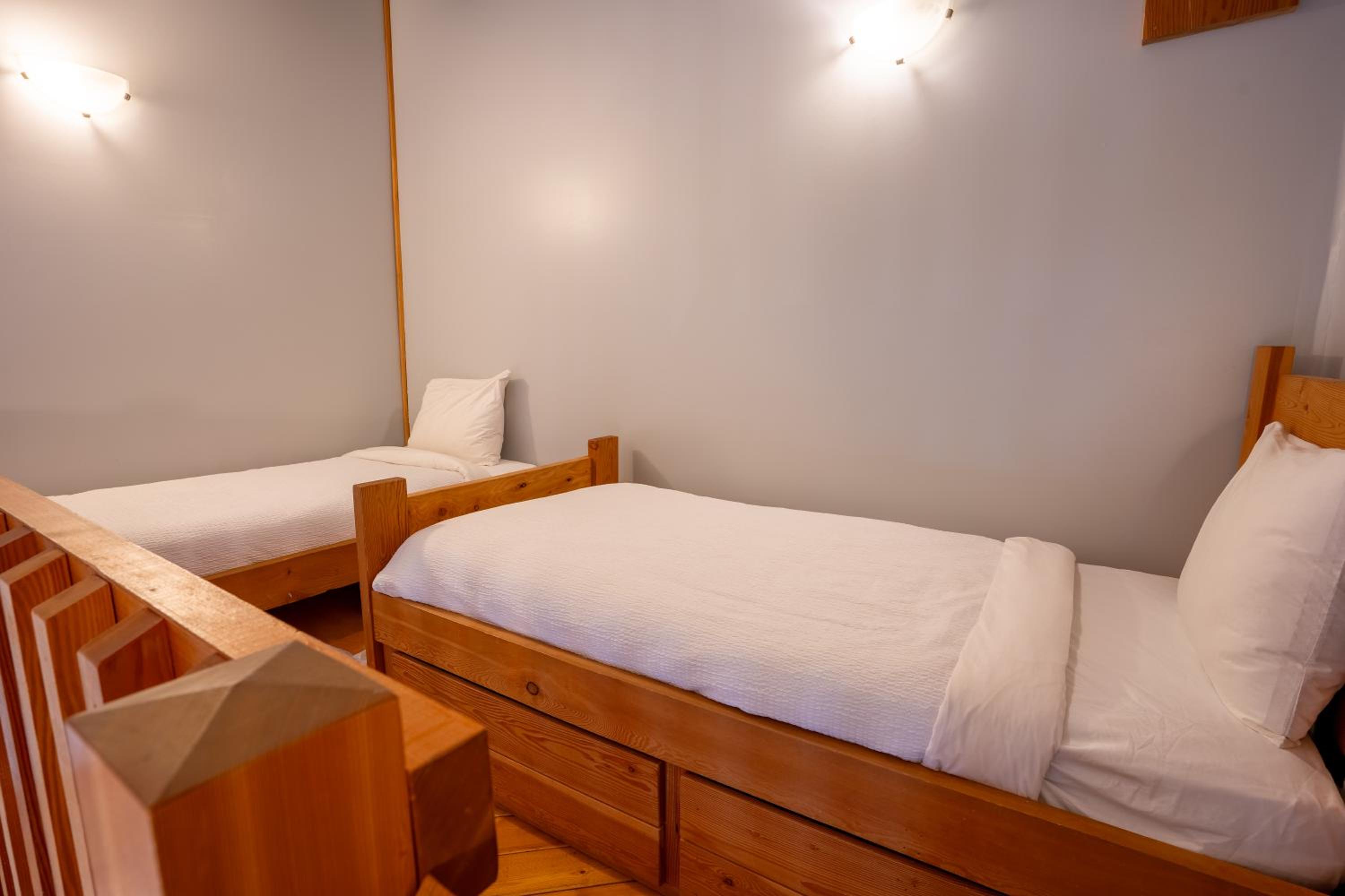 Golden Vacations - Basecamp Lodge Golden - Property Image 18