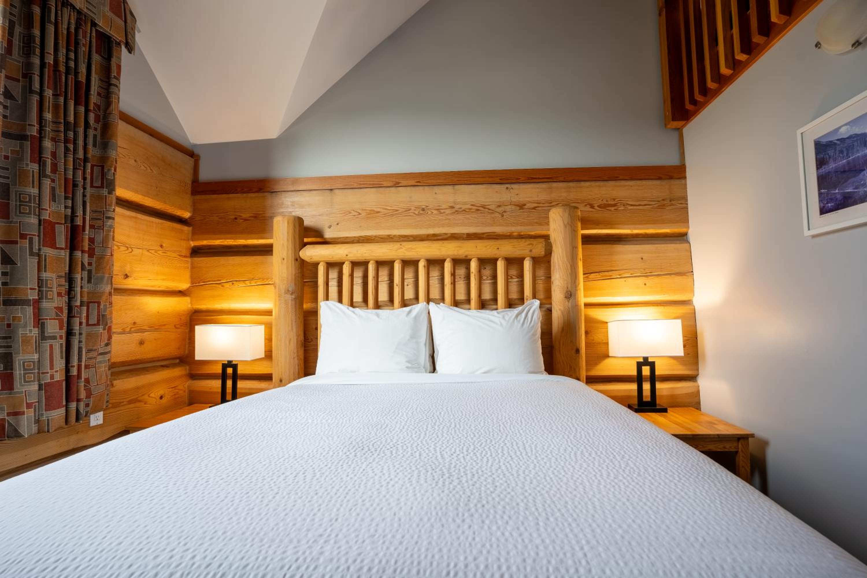 Golden Vacations - Basecamp Lodge Golden - Property Image 15