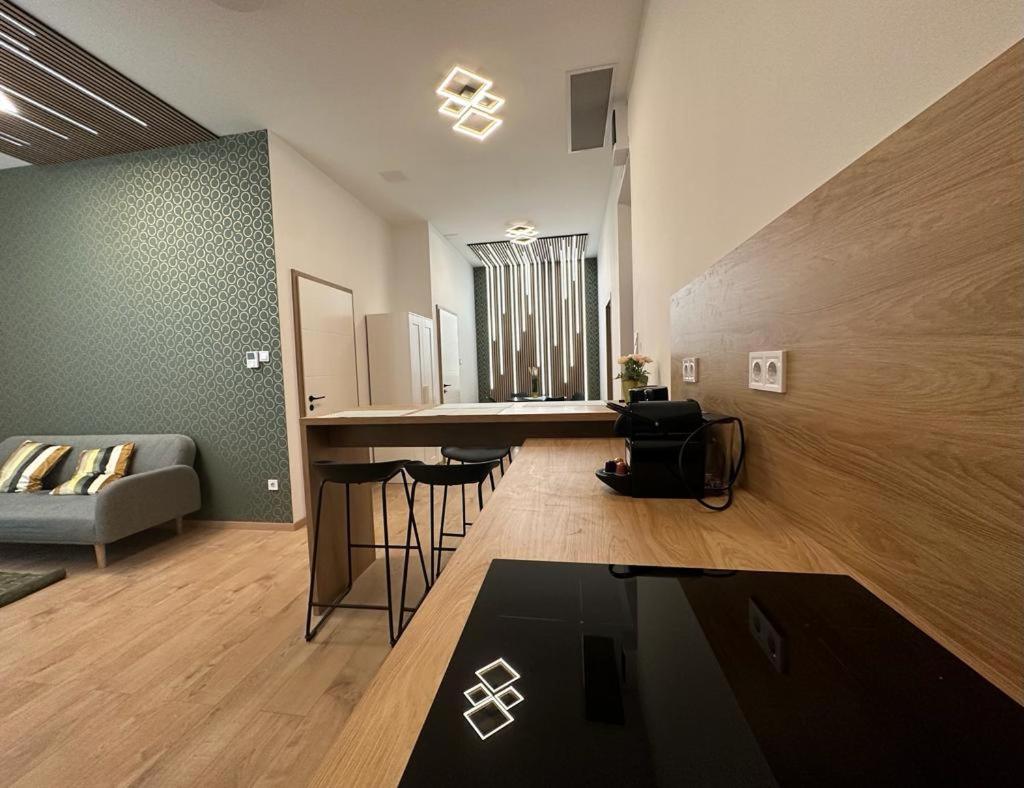 GOZSDU City Loft - 1 FREE Parking - Self CHKN view 3