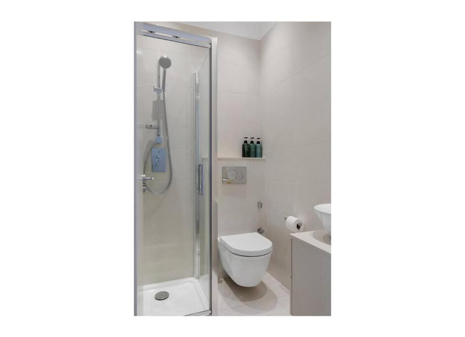 Superb two bedroom flat in Little Venice