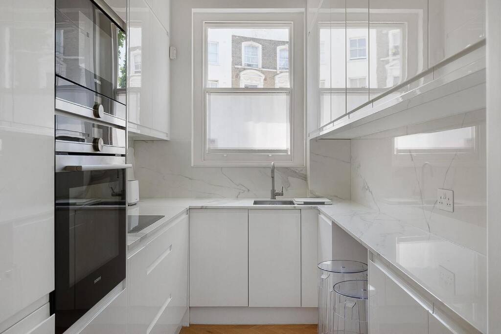 Superb two bedroom flat in Little Venice