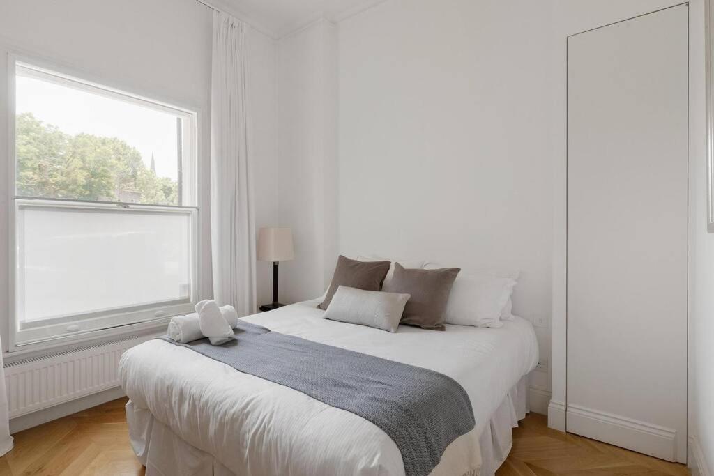 Superb two bedroom flat in Little Venice
