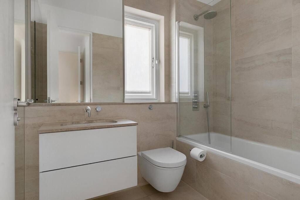 Superb two bedroom flat in Little Venice