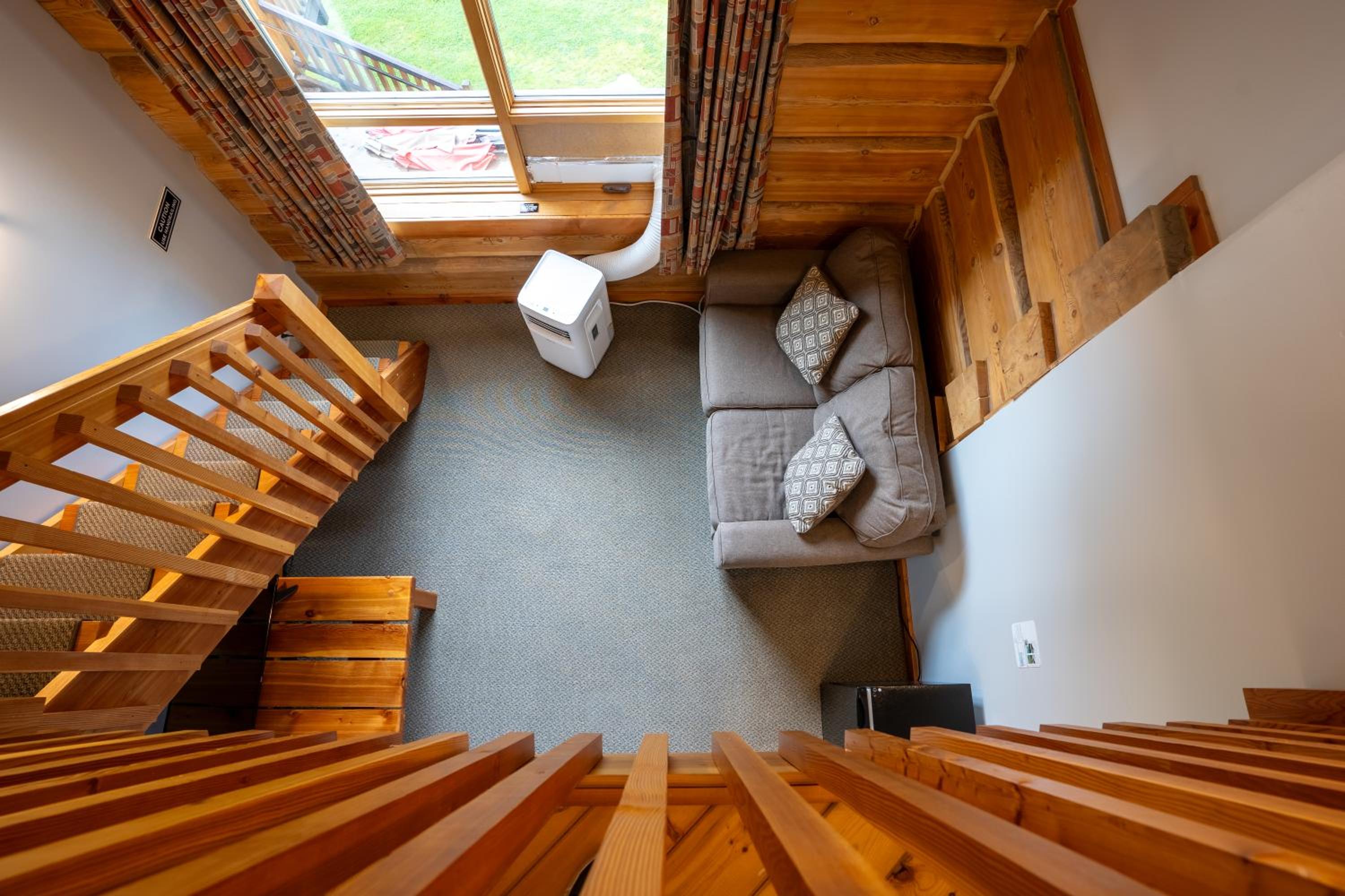 Golden Vacations - Basecamp Lodge Golden - Property Image 13