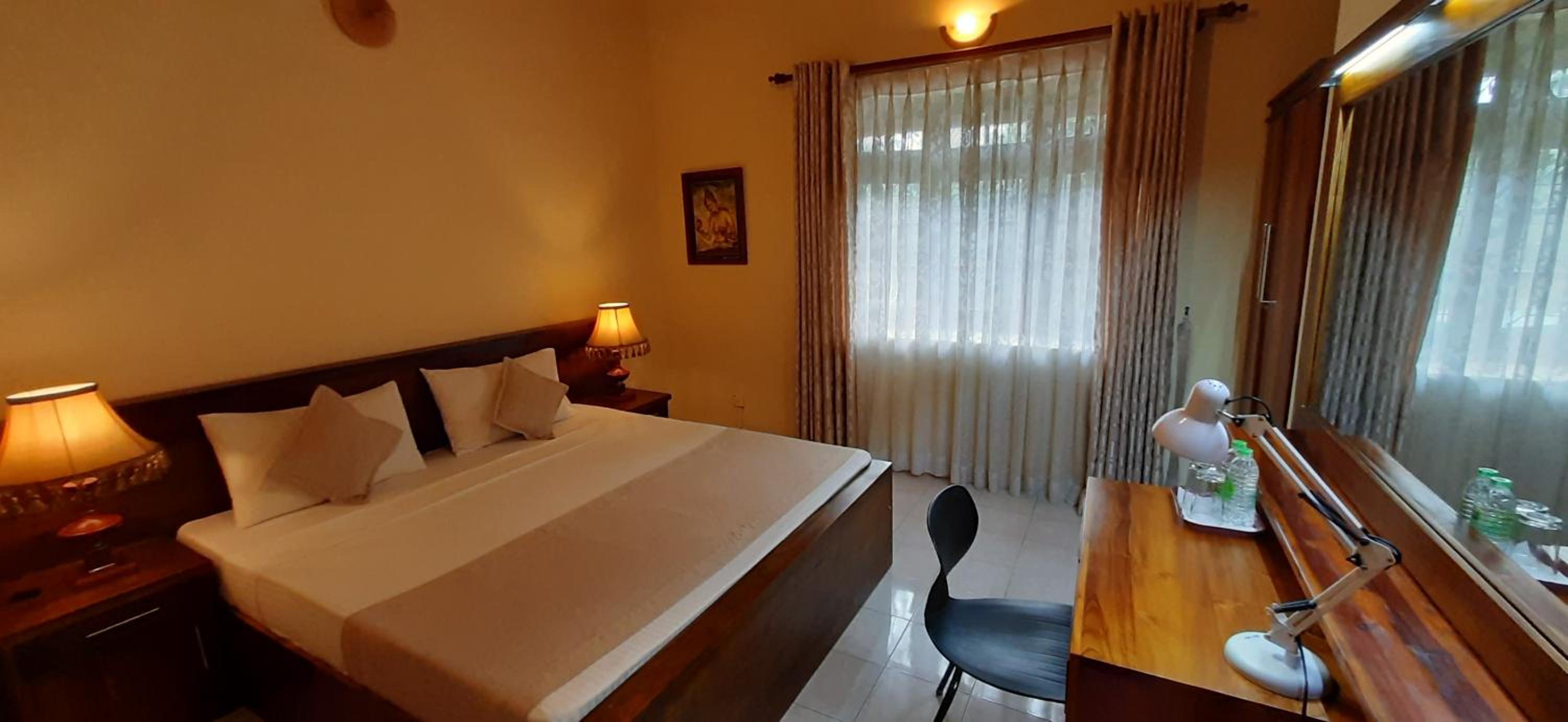 Kandy Bliss Lounge view 2