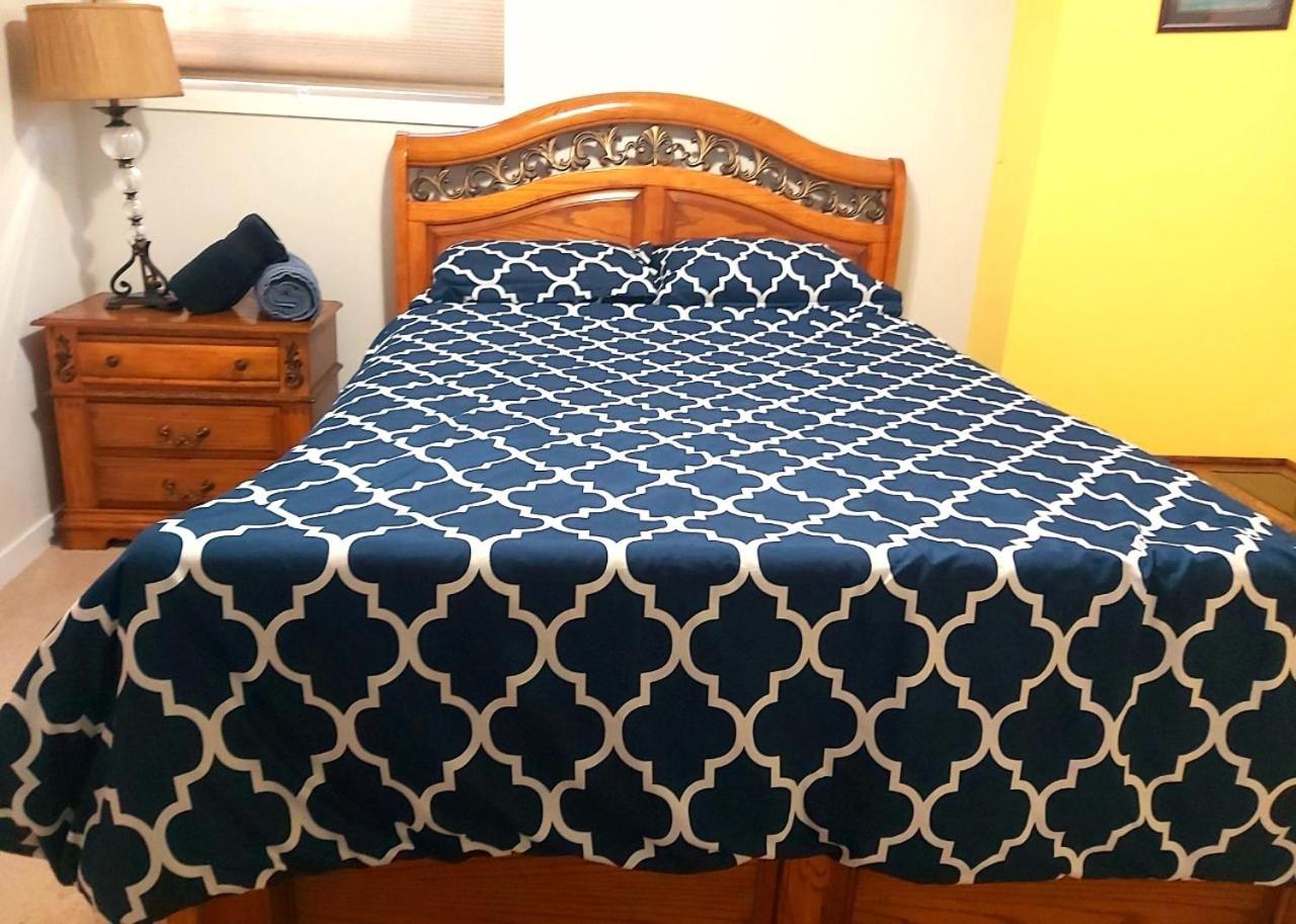 Lovely comfy home private bath in central Calgary