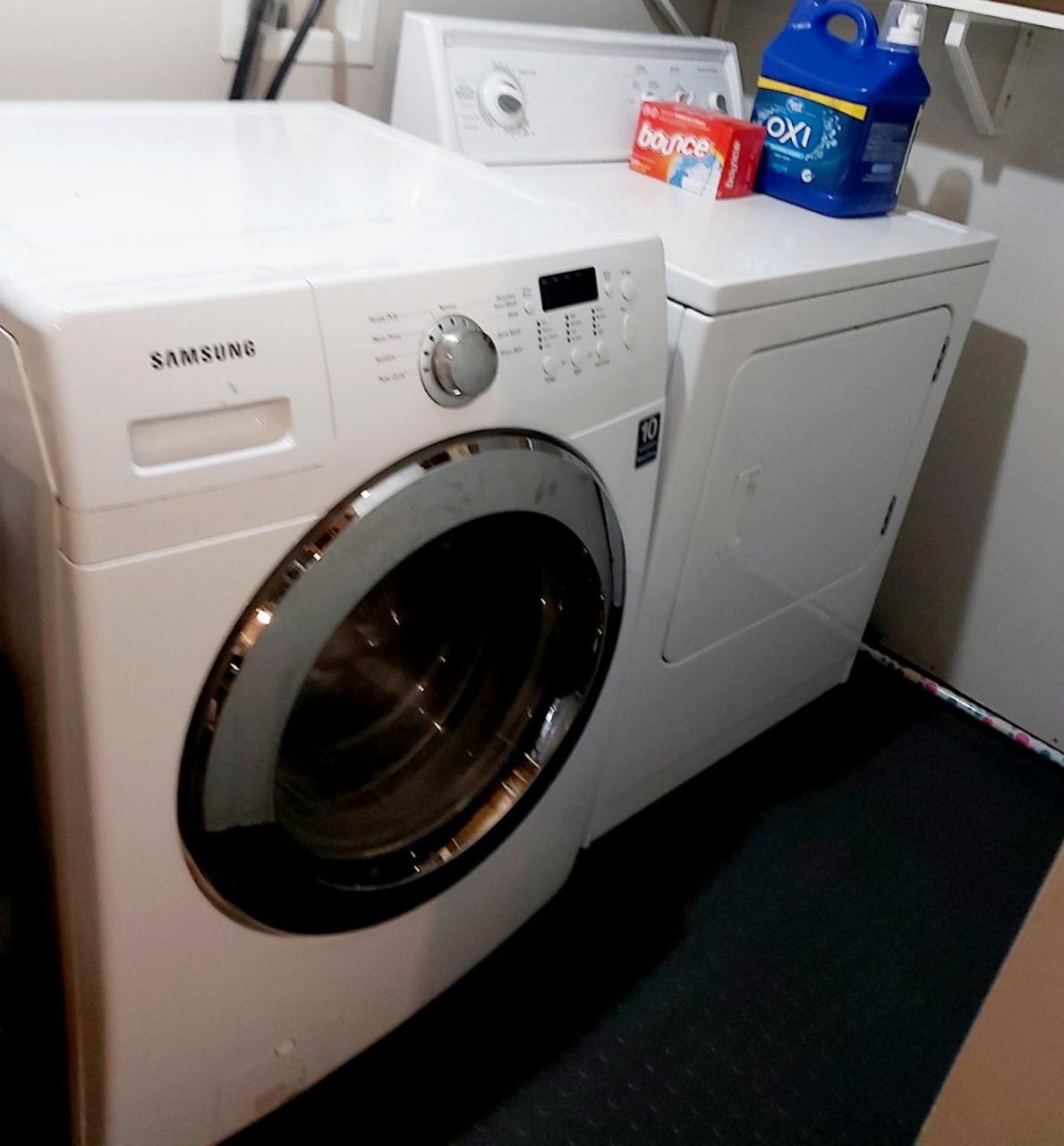 Lovely comfy home private bath in central Calgary