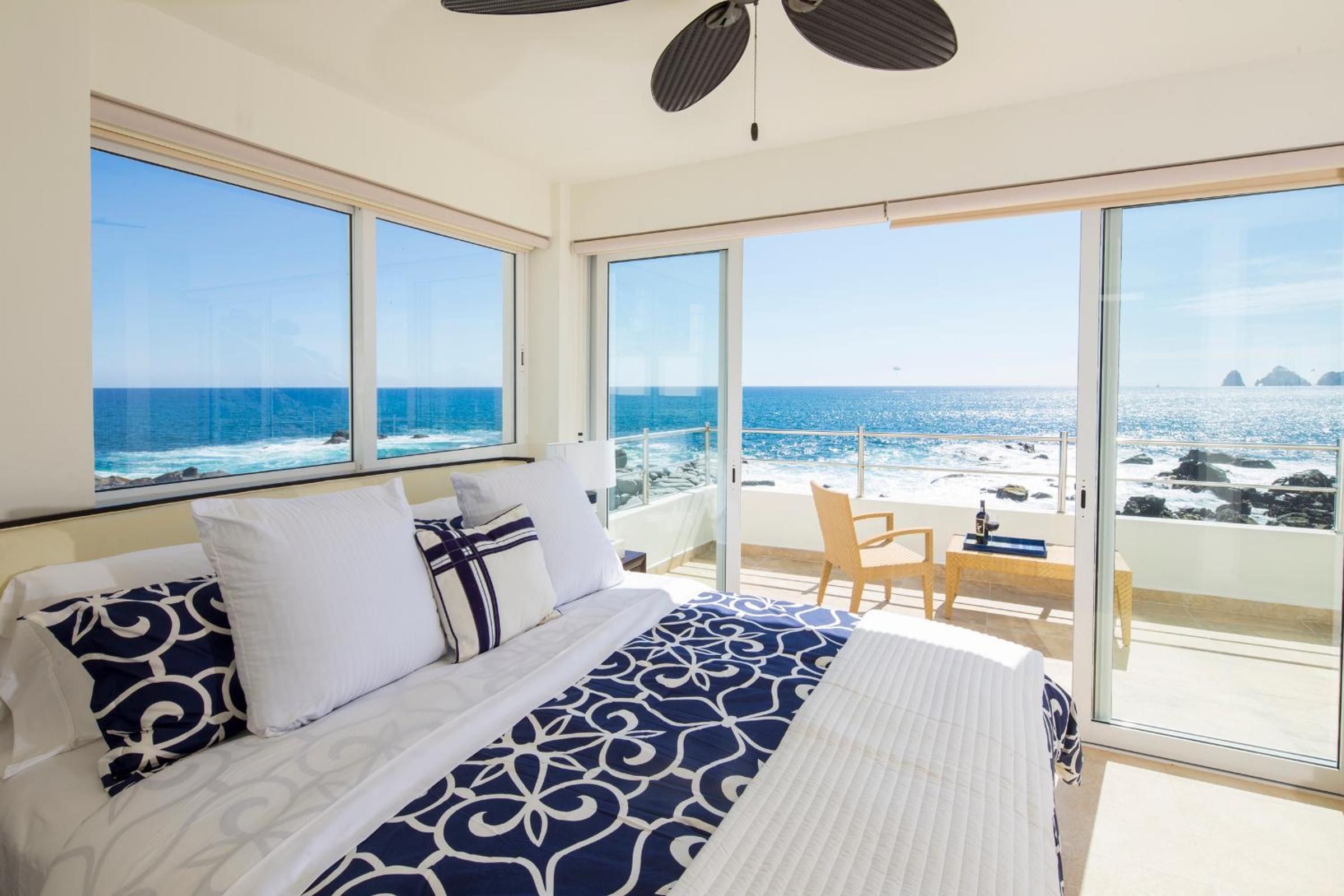 Casa Luna - Luxury Villa - Oceanfront, Private Infinite Pool & Cabos Arch view view 2