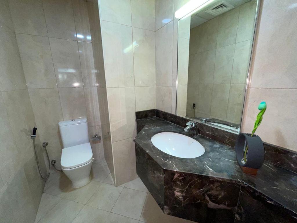 Elite LUX Holiday Homes - Two Bedroom Apartment Direct Metro Access in Al Furjan, Dubai