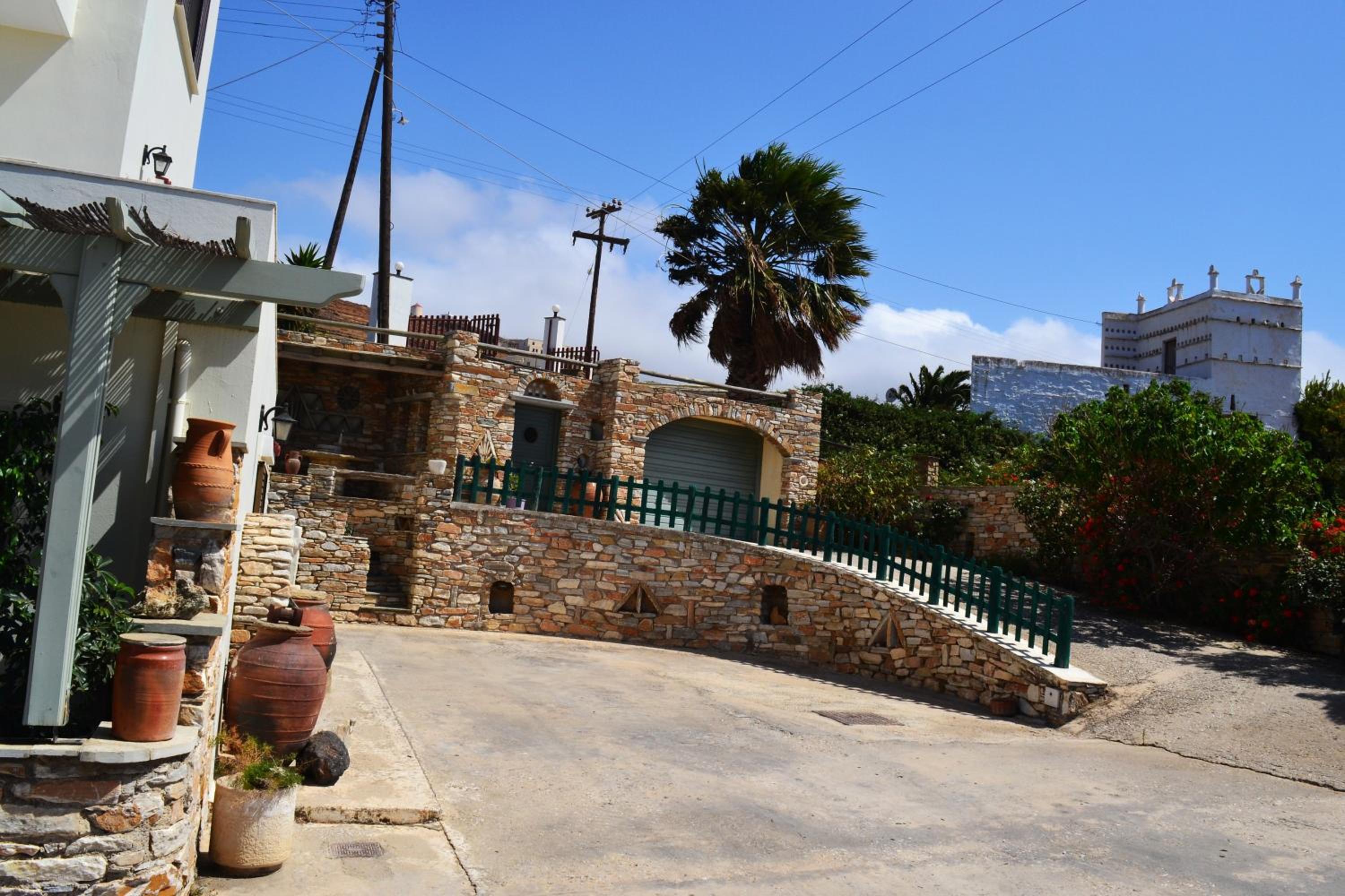 Stelios Zalonis Apartments