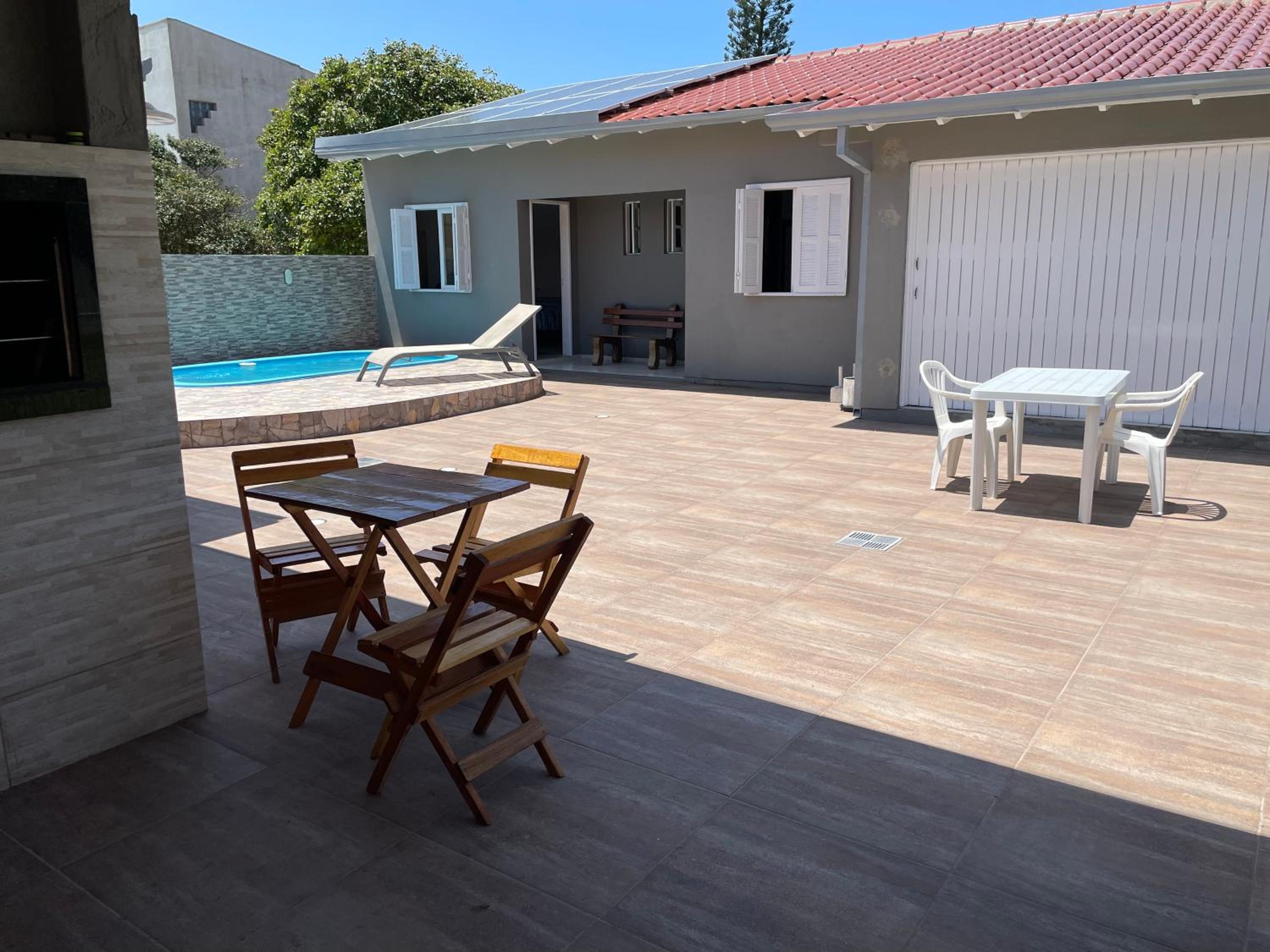 Casa com piscina Próxima ao mar
